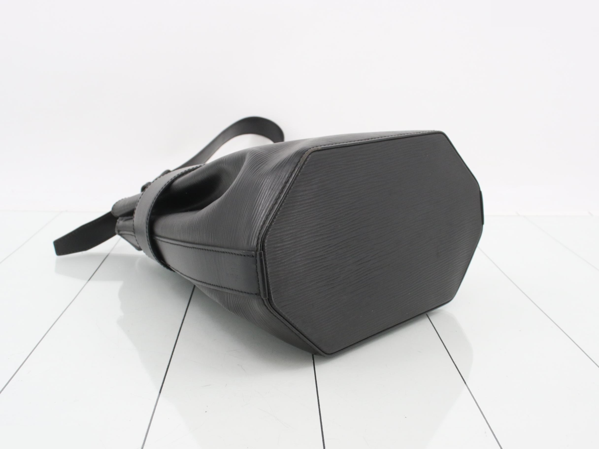 Epi Sac Depaule PM Shoulder Bag M80157 VI0998 Black — view 5