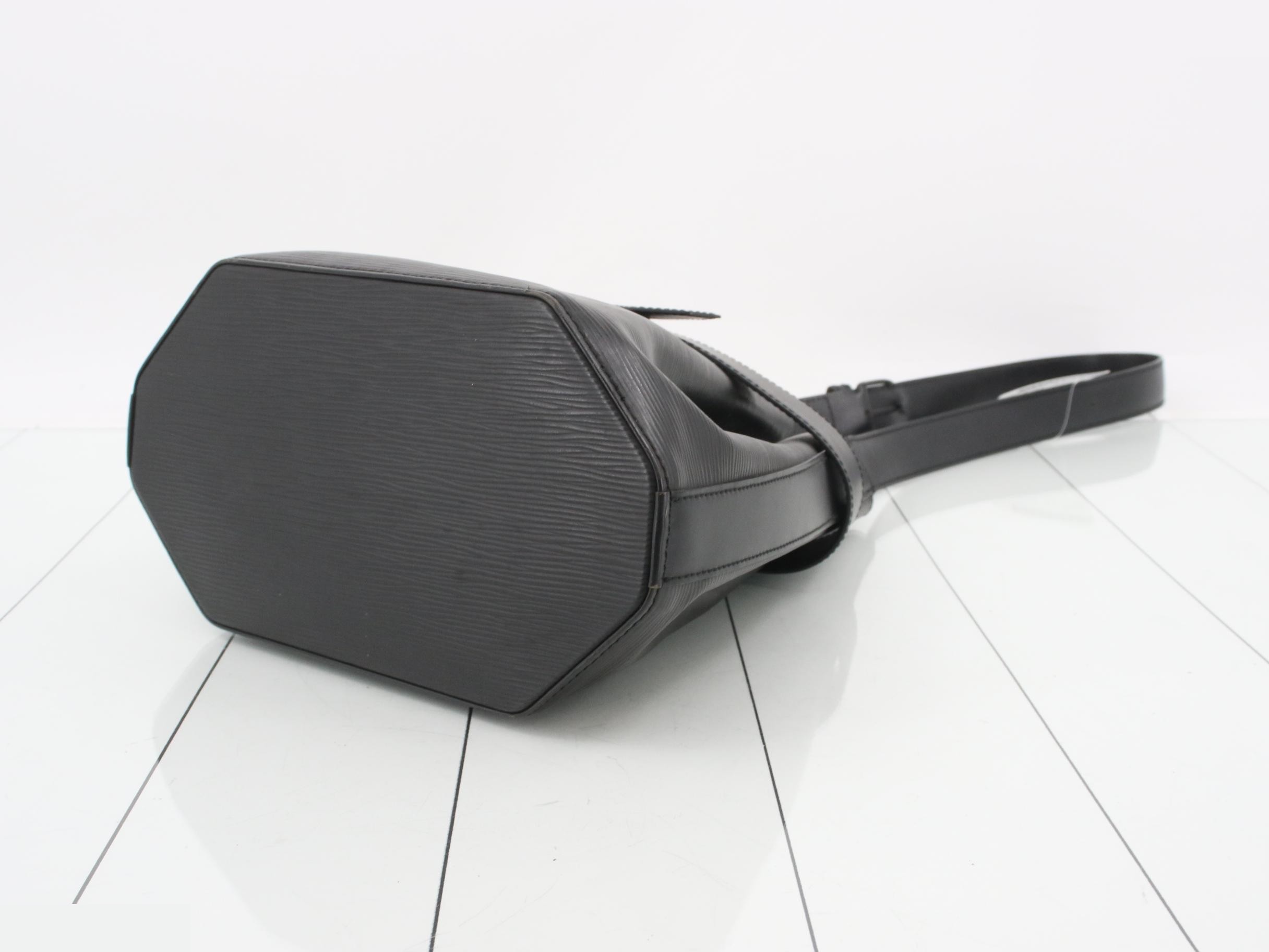 Epi Sac Depaule PM Shoulder Bag M80157 VI0998 Black — view 6