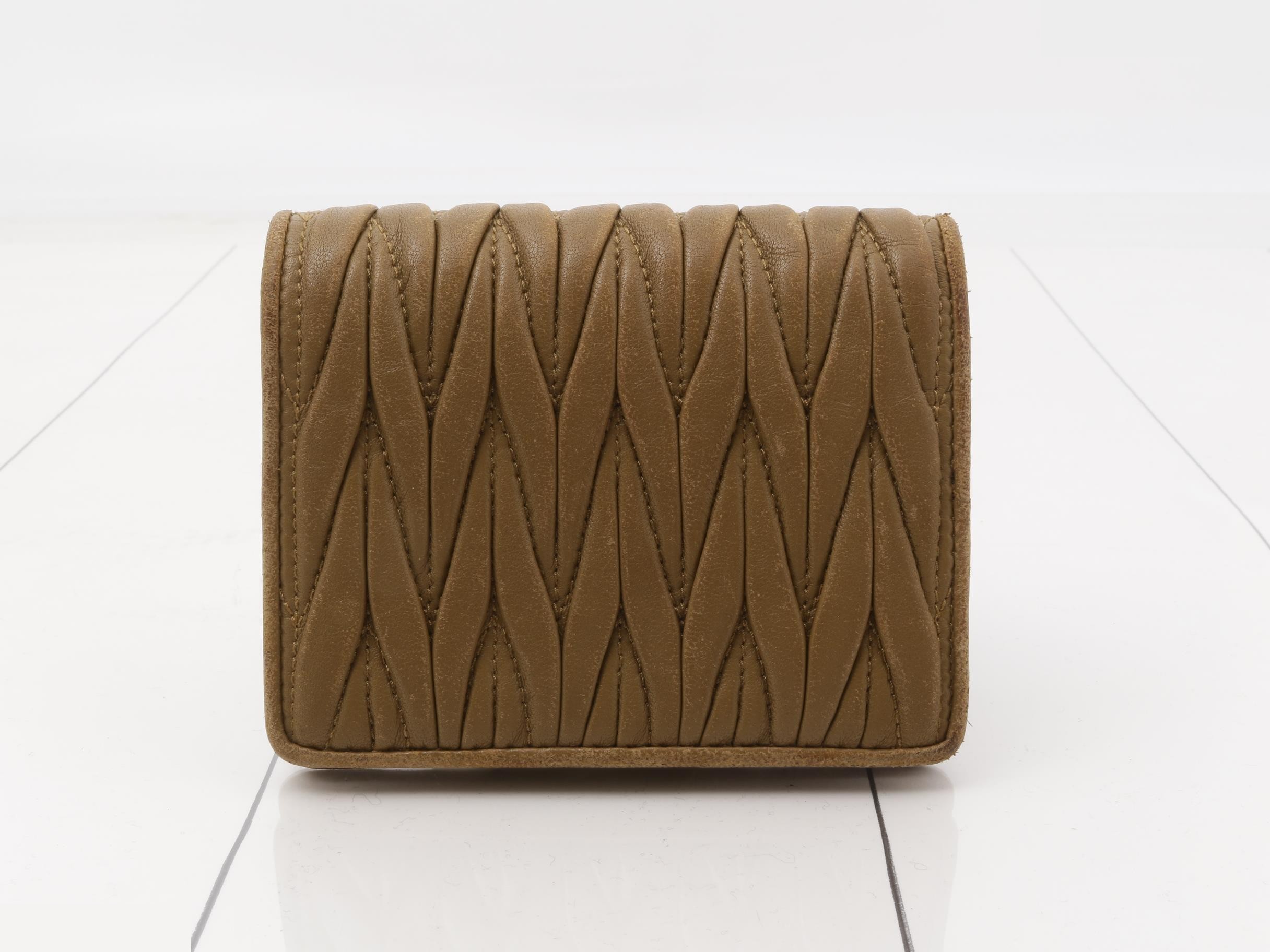 Matelassé (bags) and wallets — view 2