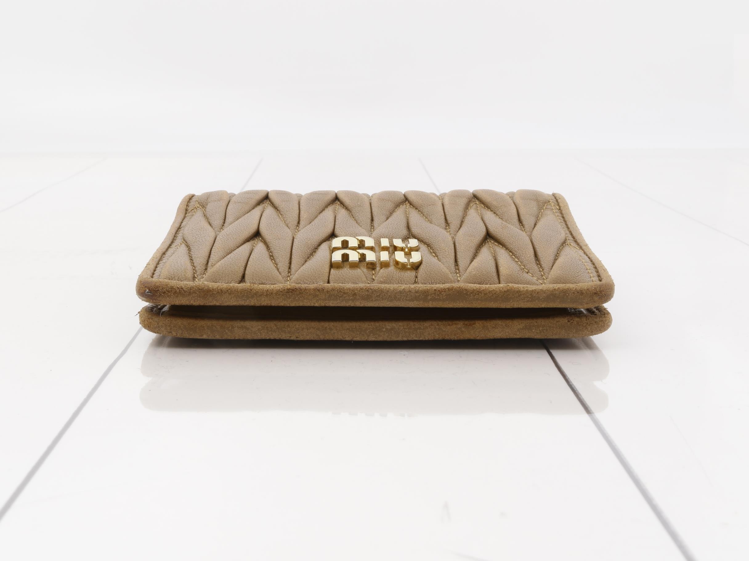 Matelassé (bags) and wallets — view 3
