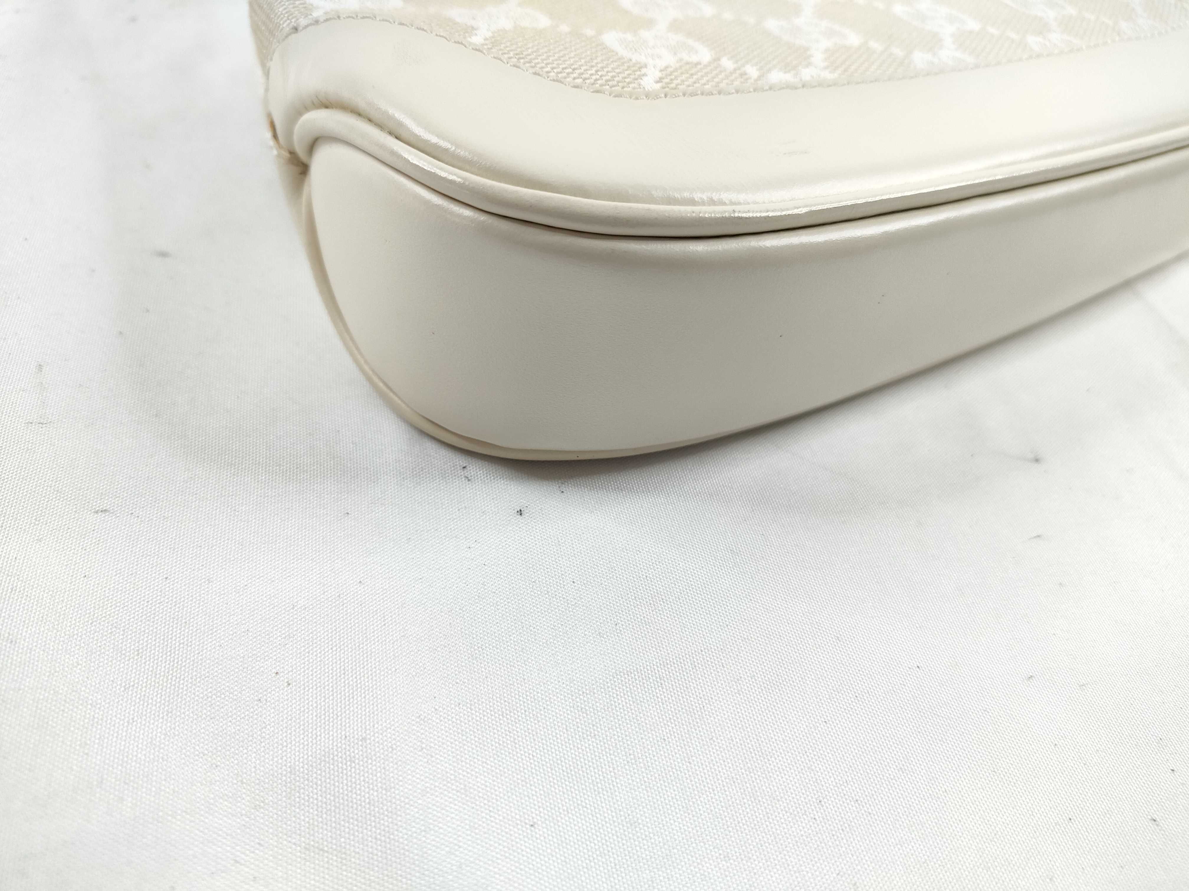 GG Canvas Jackie Shoulder Handbag — view 3