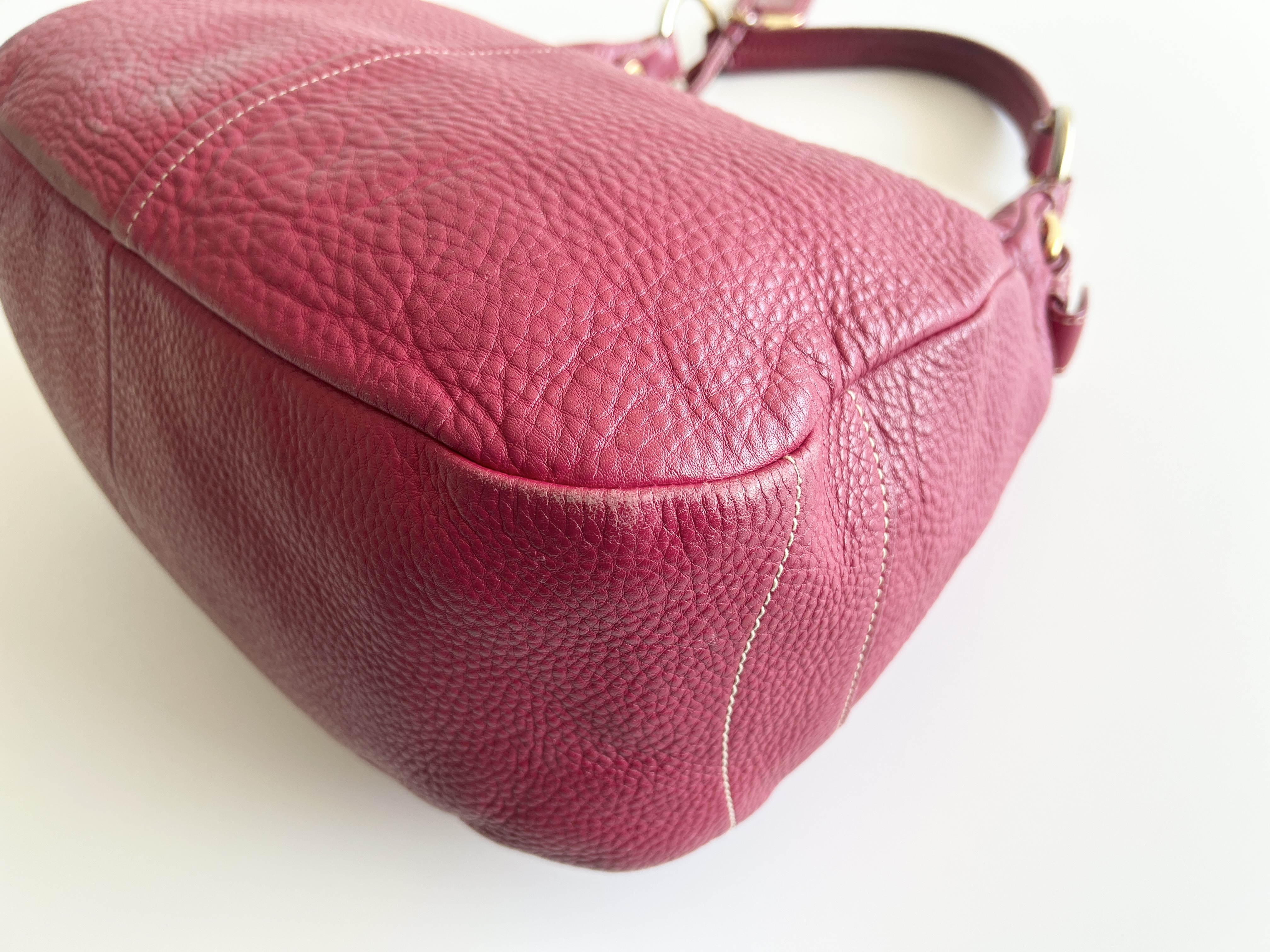 Vitello Daino Leather Logo Shoulder Bag (One-Shoulder Bag) — view 12