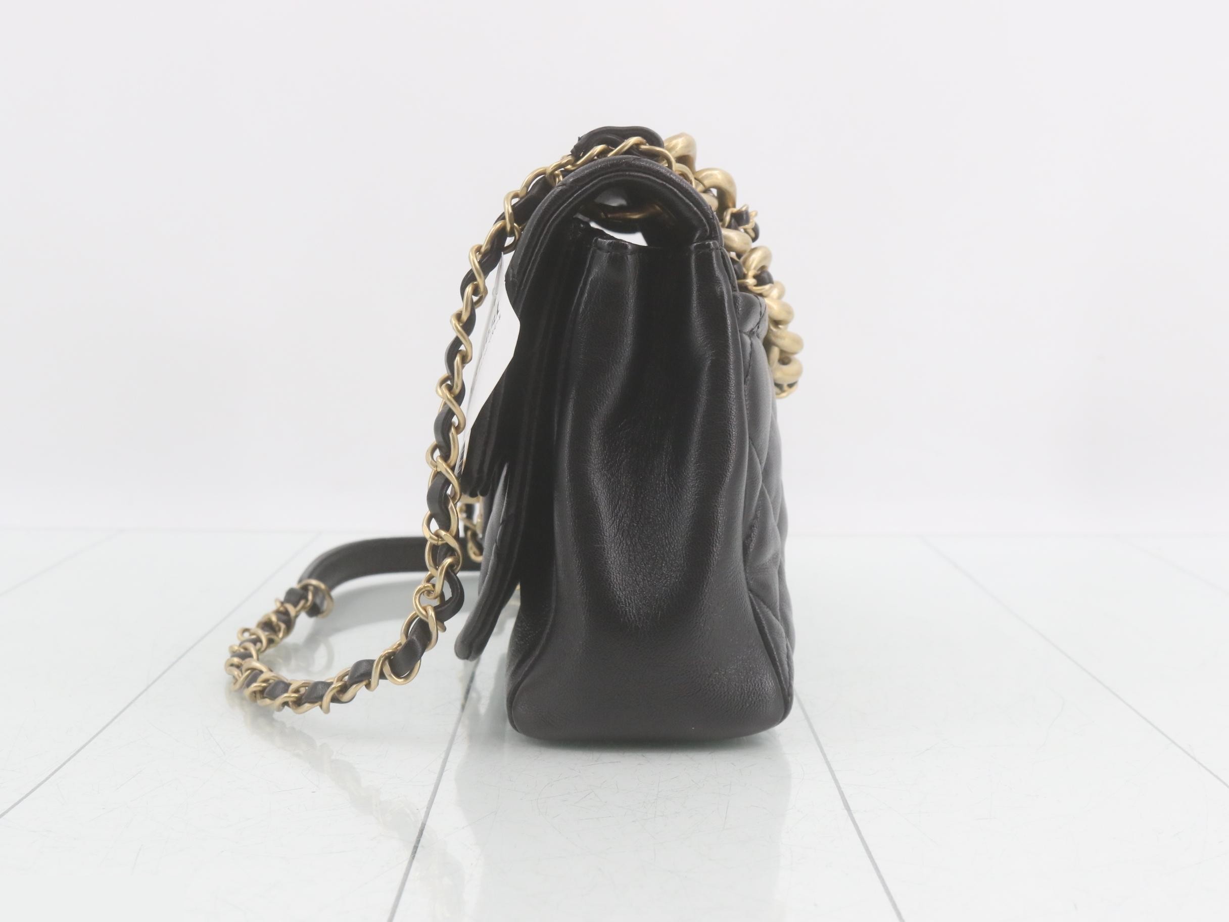 Matelassé Turnlock Shoulder Bag, Black — view 3