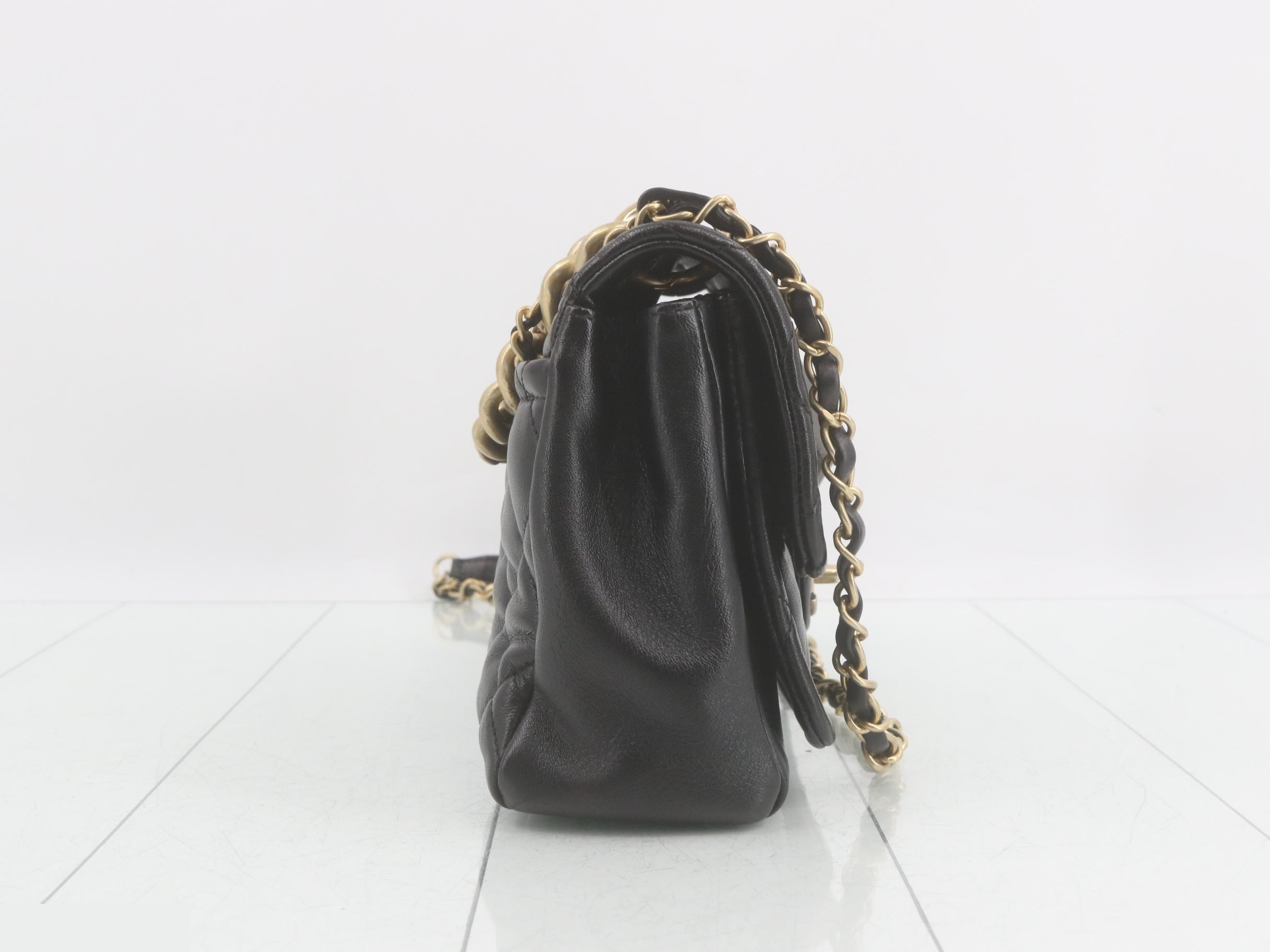 Matelassé Turnlock Shoulder Bag, Black — view 4