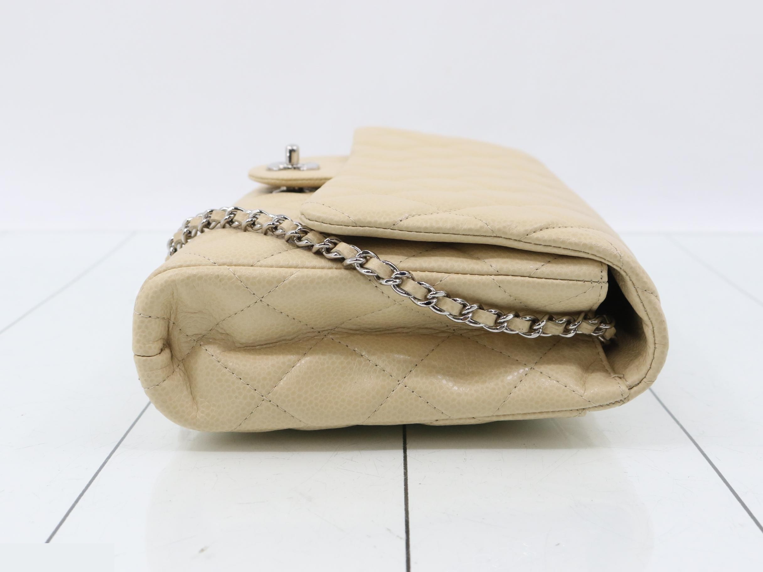 Caviar leather matelassé single chain shoulder bag, beige, silver hardware. — view 3