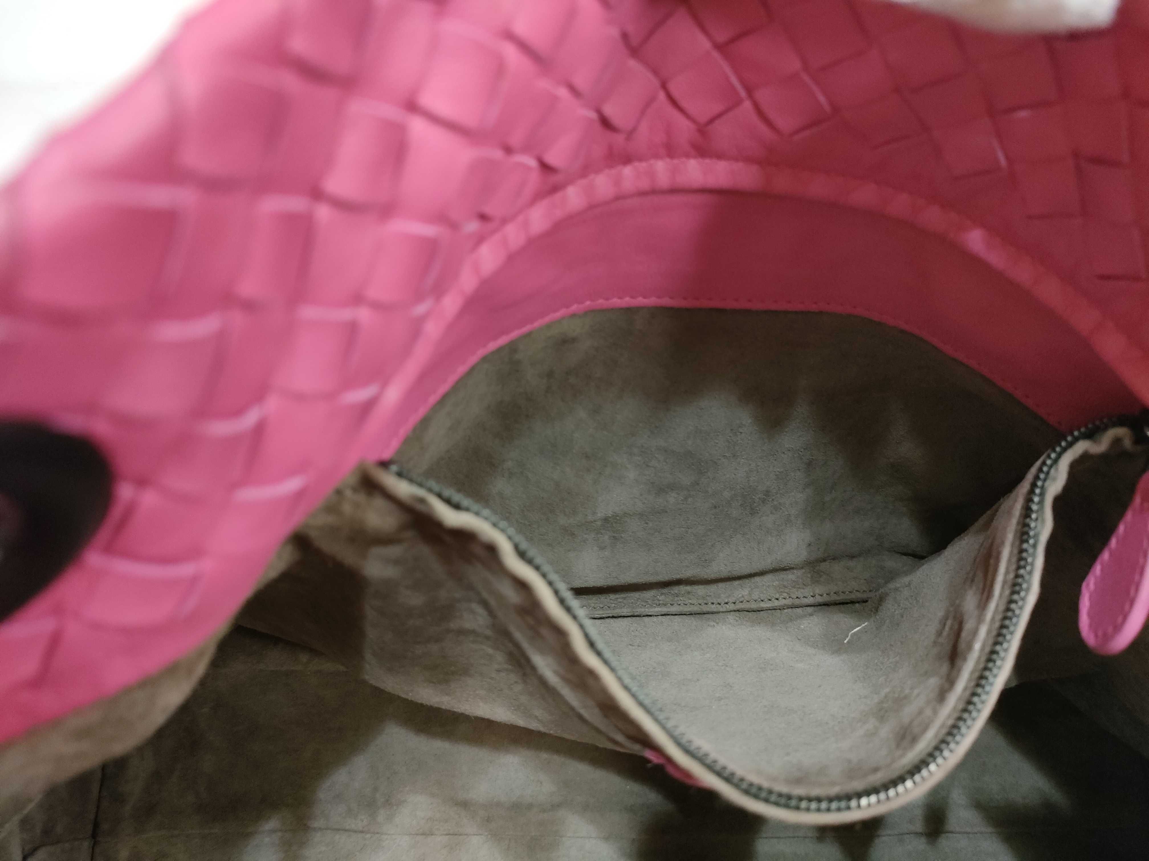 Intrecciato Garda Leather Handbag — view 11