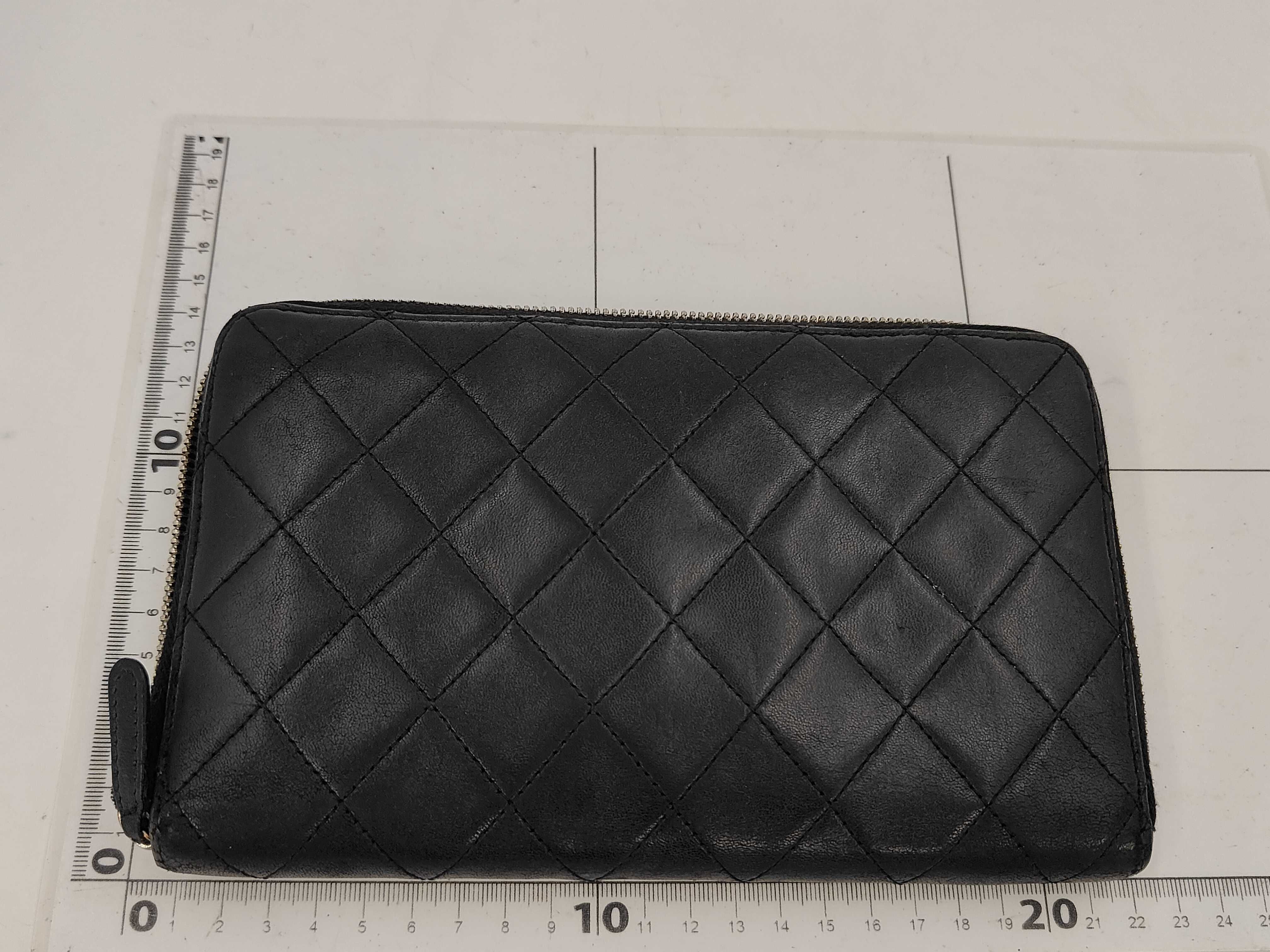 Matelassé Lambskin Coco Mark Round Zipper Organizer Wallet (Serial Number 17) — view 2