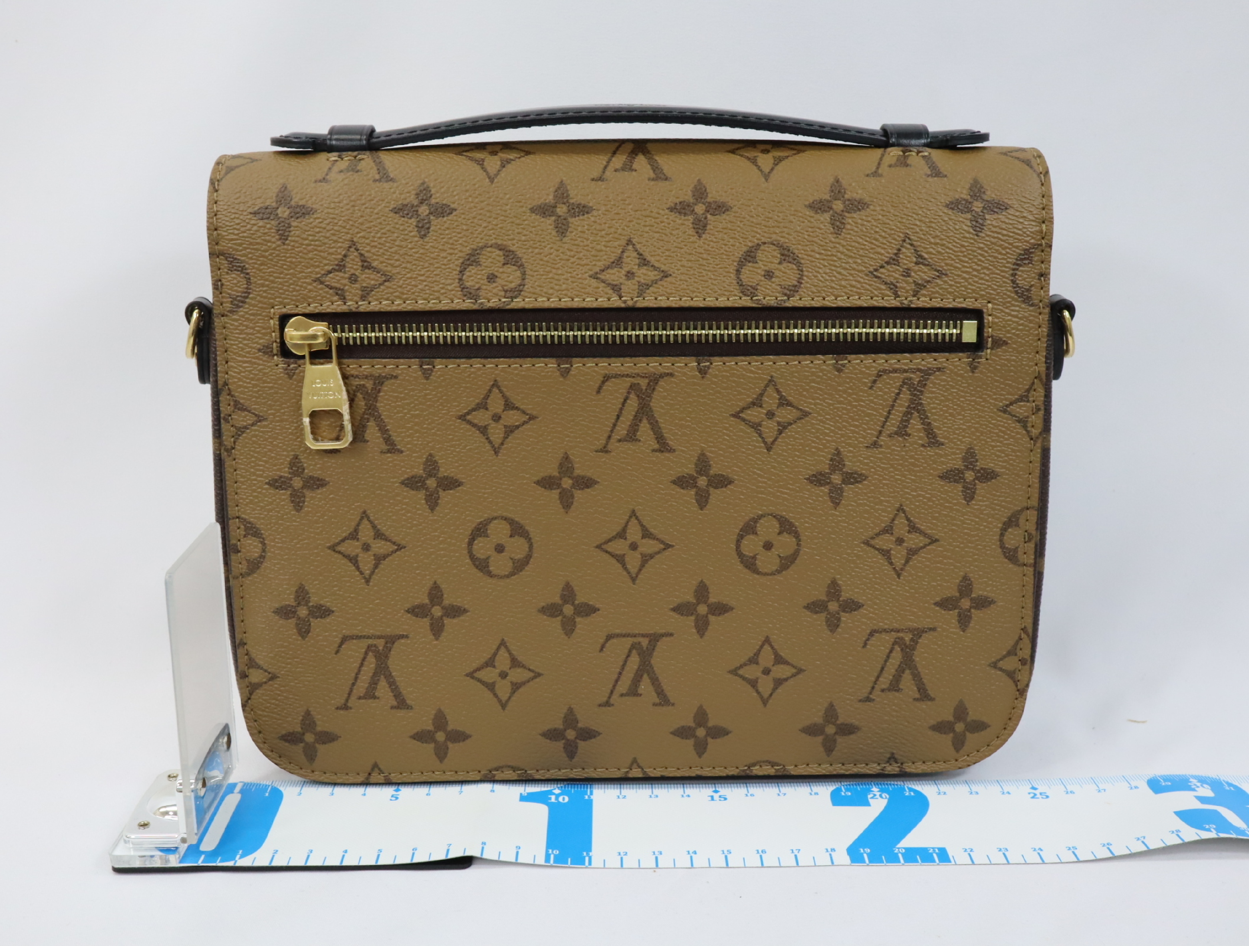 Monogram Reverse Pochette Metis MM M44876 Shoulder Bag (RFID detected) — view 2
