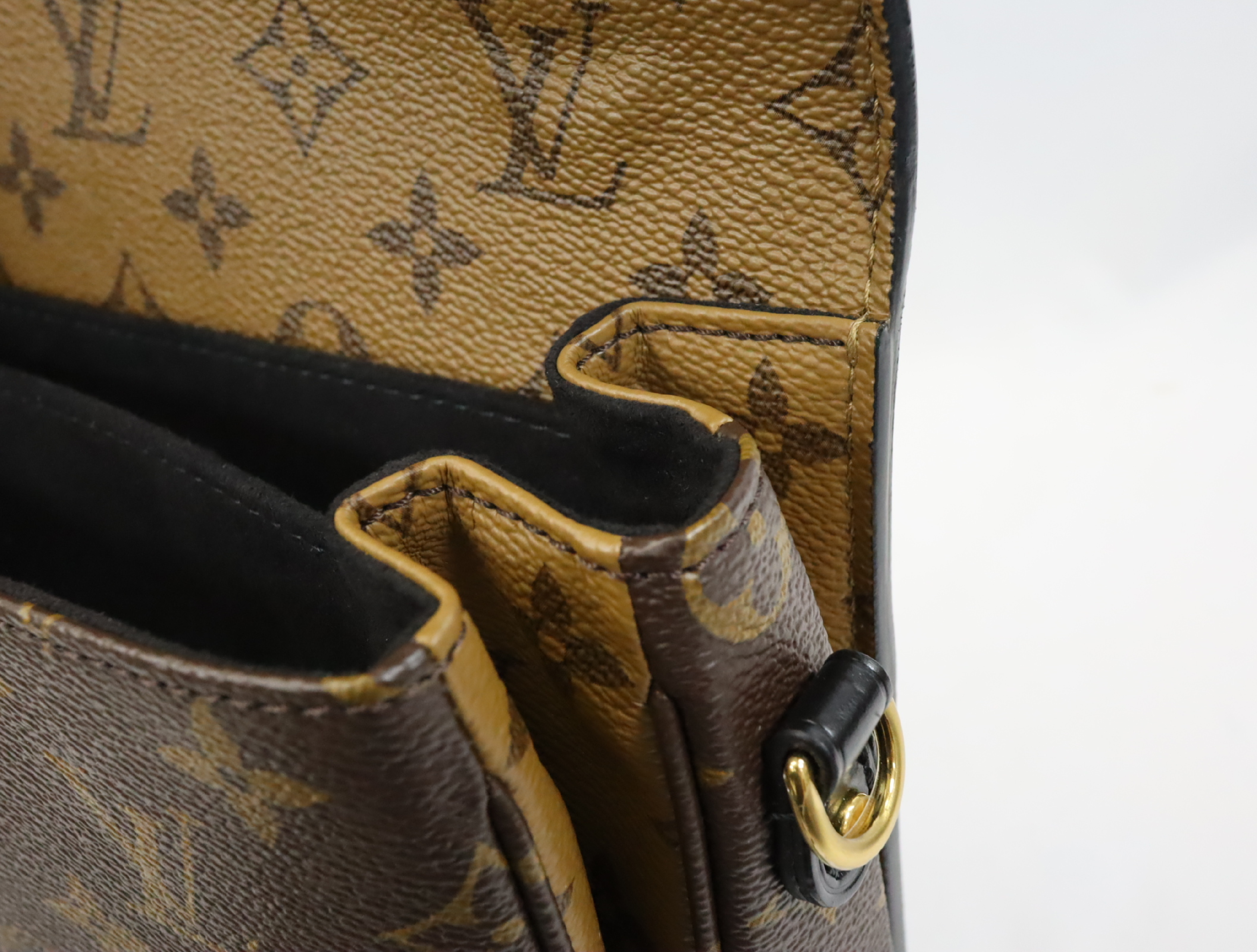 Monogram Reverse Pochette Metis MM M44876 Shoulder Bag (RFID detected) — view 15