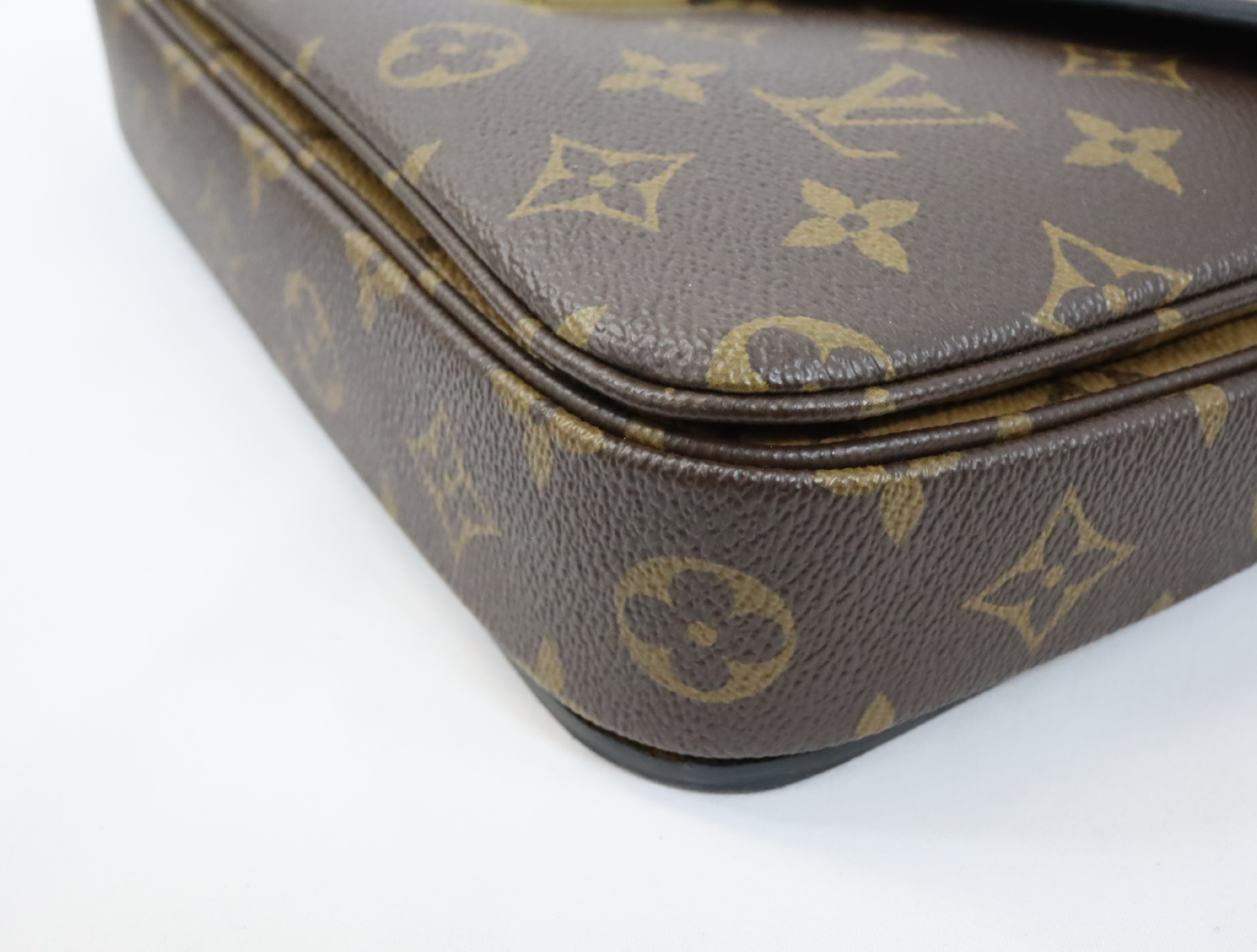 Monogram Reverse Pochette Metis MM M44876 Shoulder Bag (RFID detected) — view 7