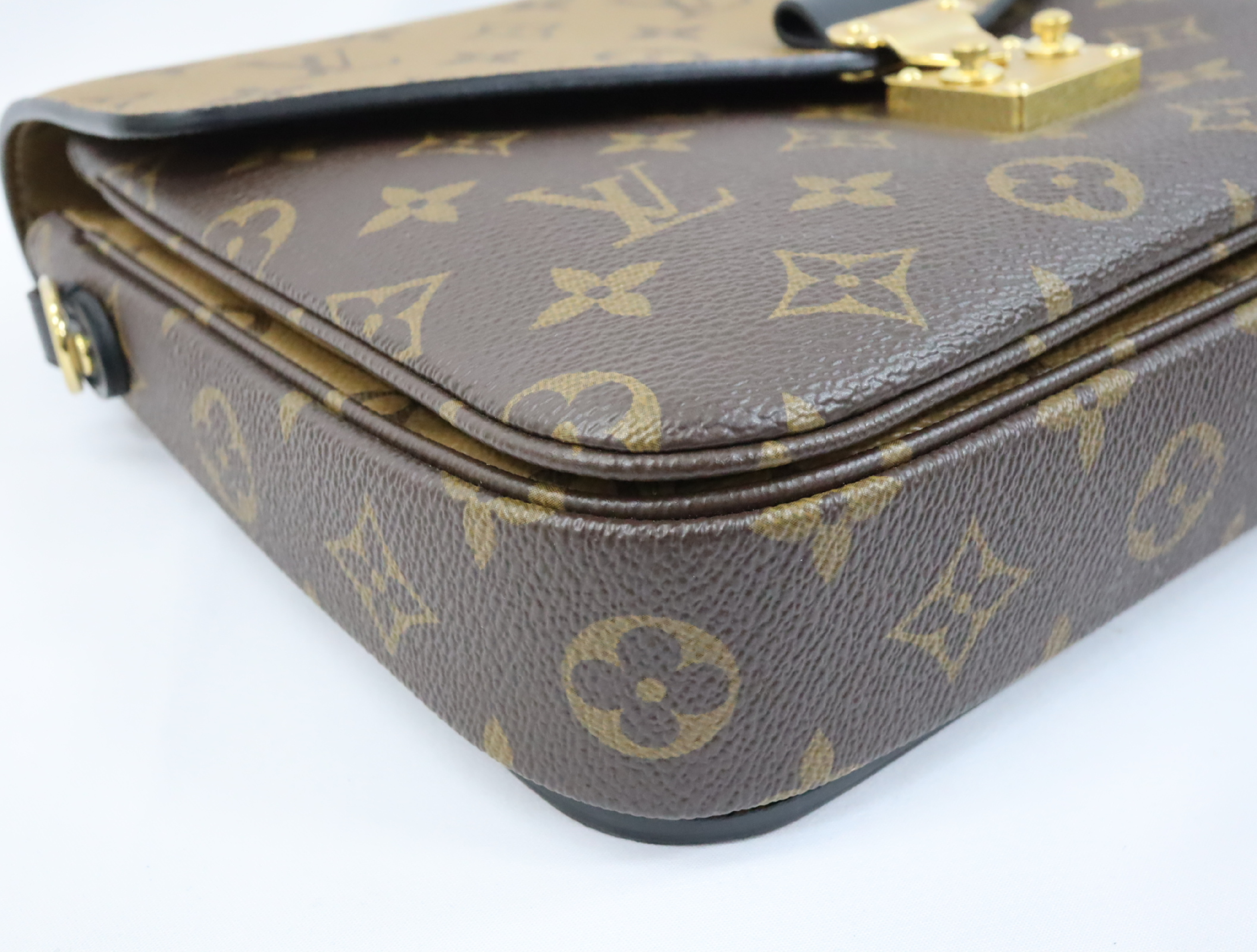 Monogram Reverse Pochette Metis MM M44876 Shoulder Bag (RFID detected) — view 8