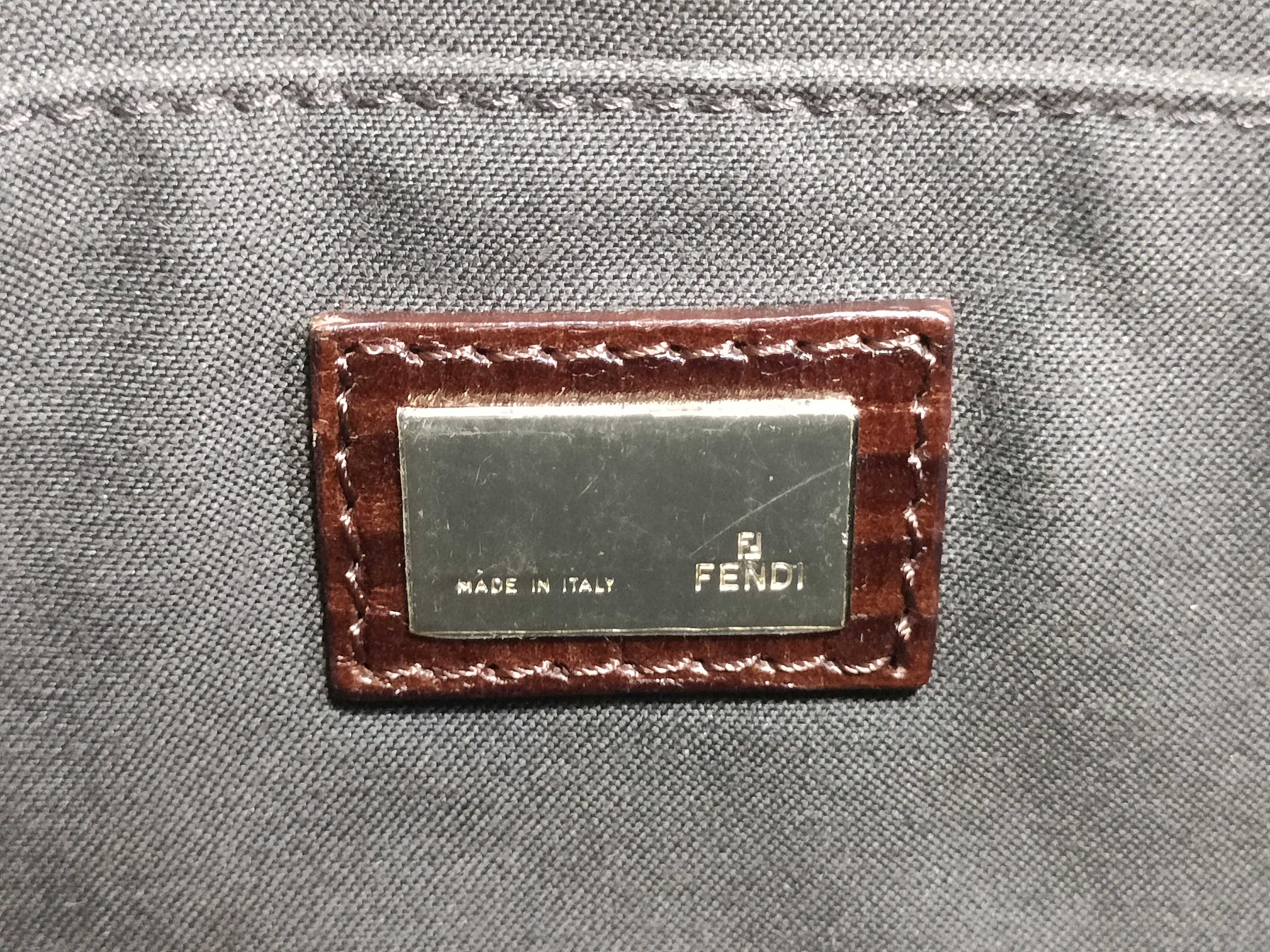 Accessory Pouch One-Shoulder Handbag — view 14