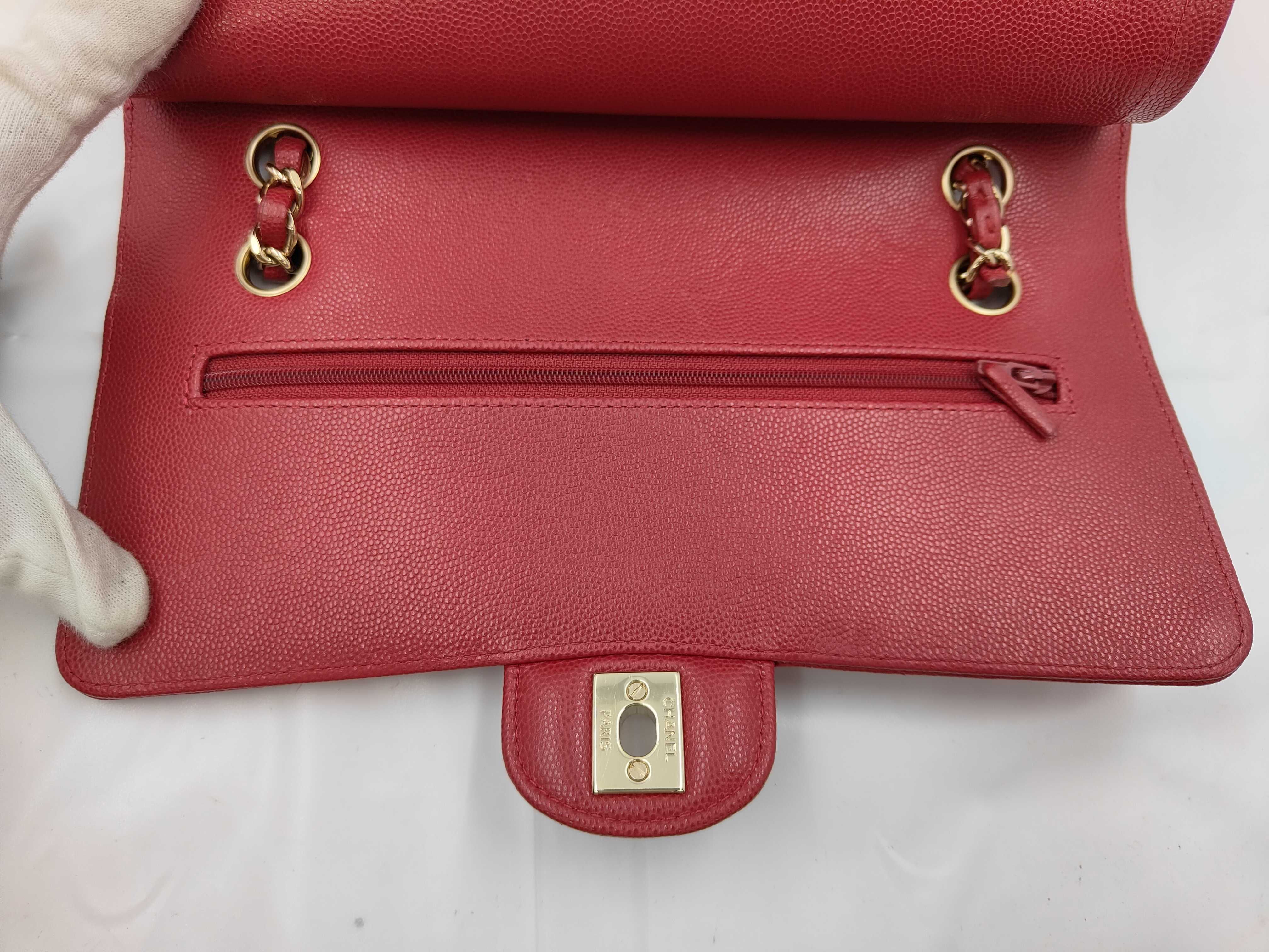 Matelassé 25 Double Flap V-Stitch Caviar Red Chain Shoulder Bag — view 7