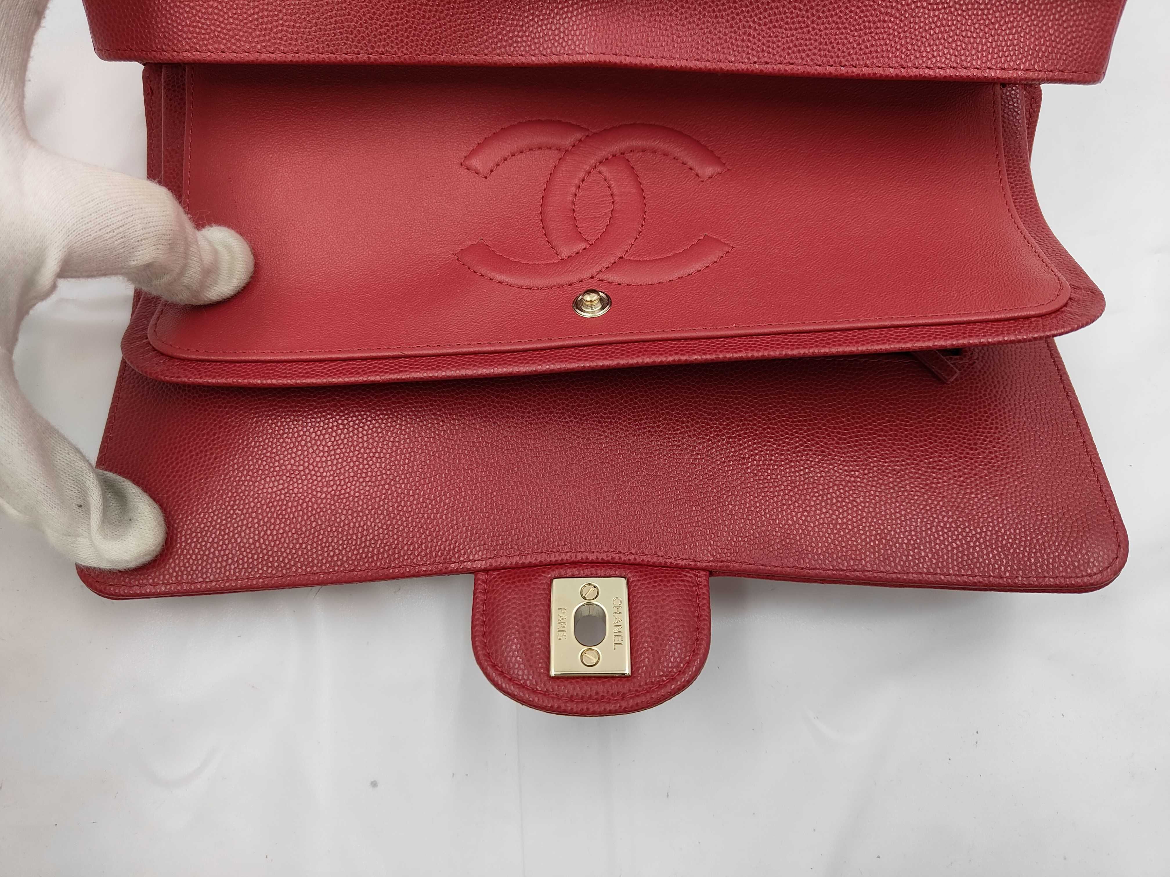 Matelassé 25 Double Flap V-Stitch Caviar Red Chain Shoulder Bag — view 8