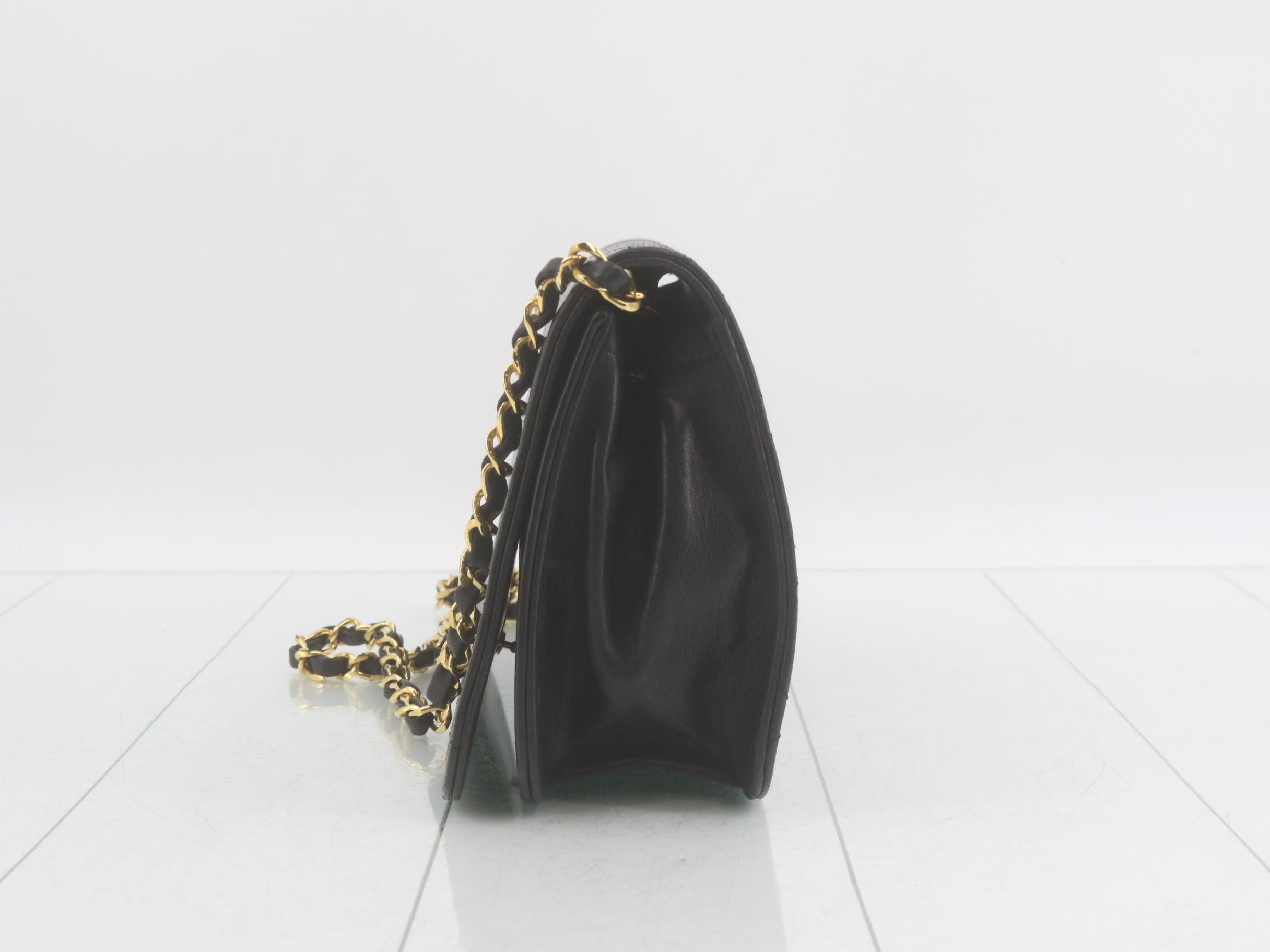 Matelassé (bag) - Shoulder bag — view 3