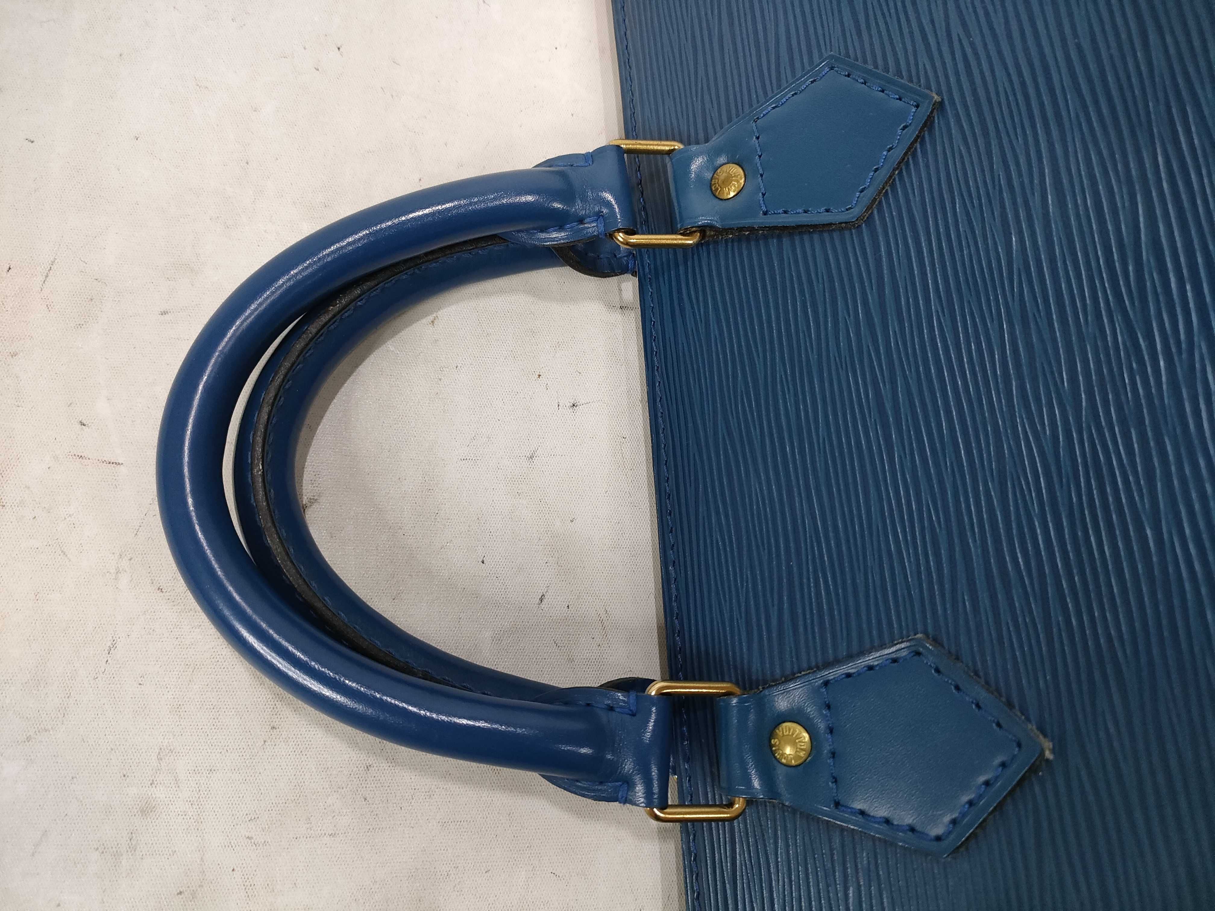 Epi Sac Triangle Handbag — view 3