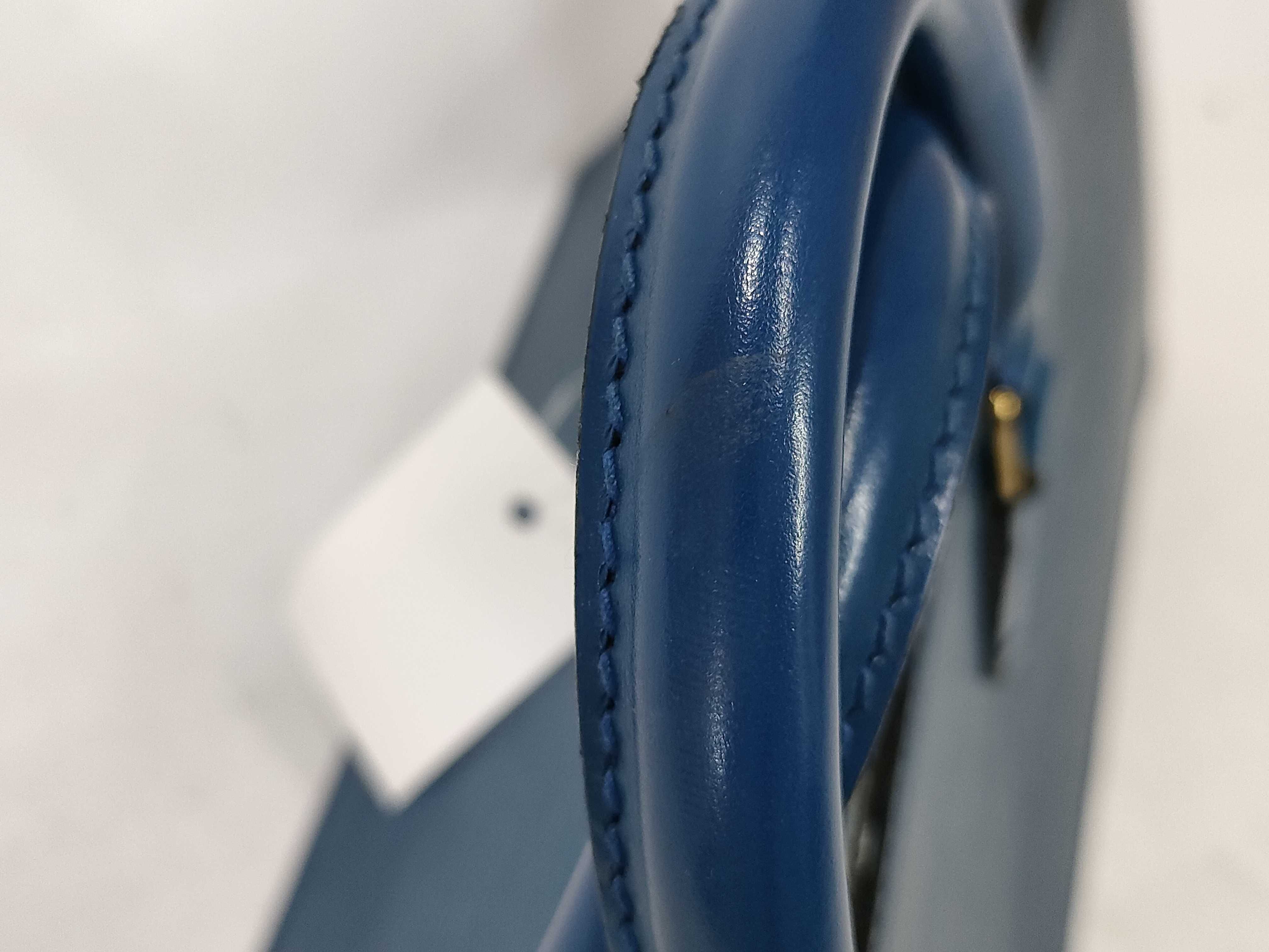 Epi Sac Triangle Handbag — view 4