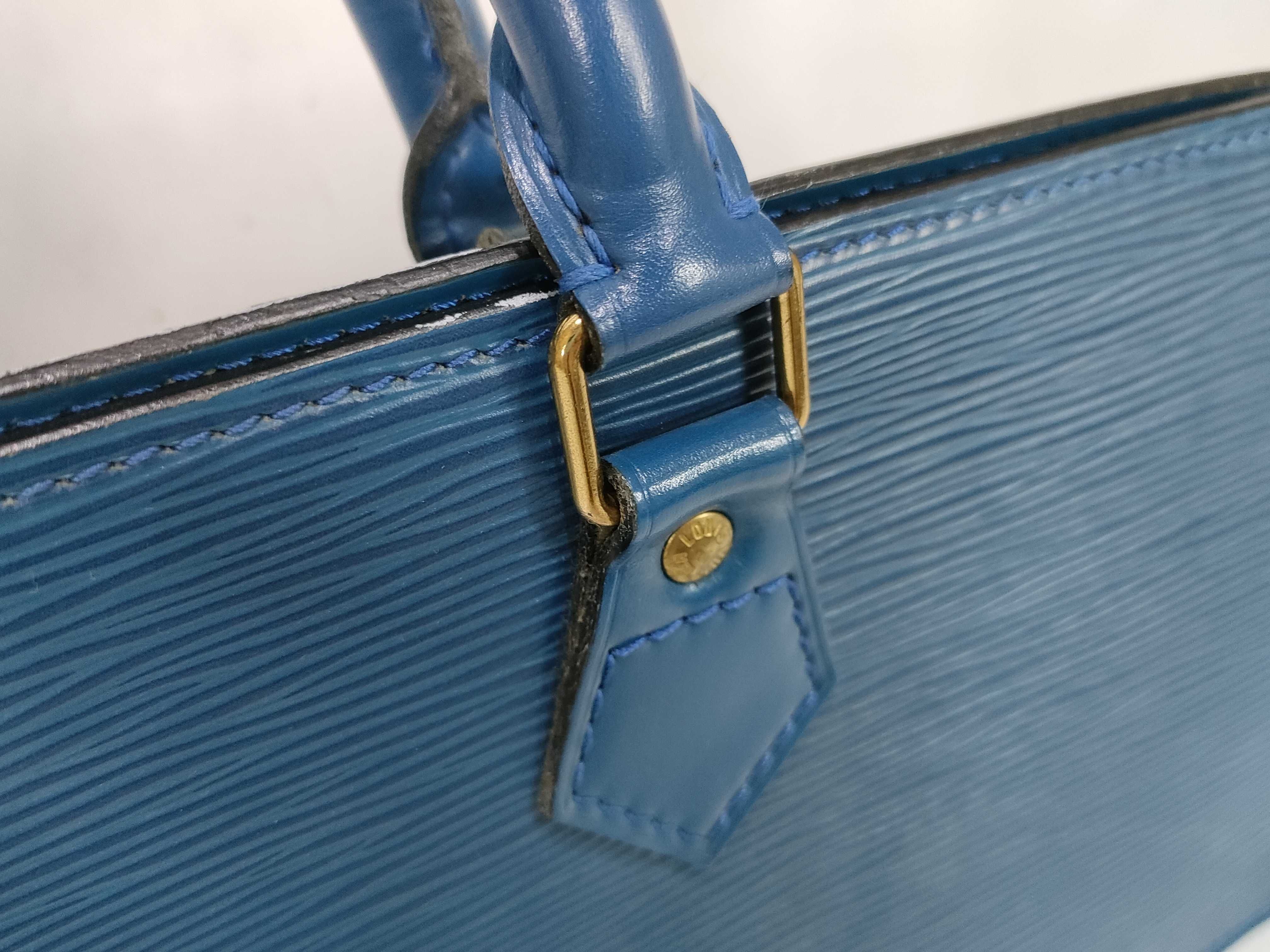 Epi Sac Triangle Handbag — view 5