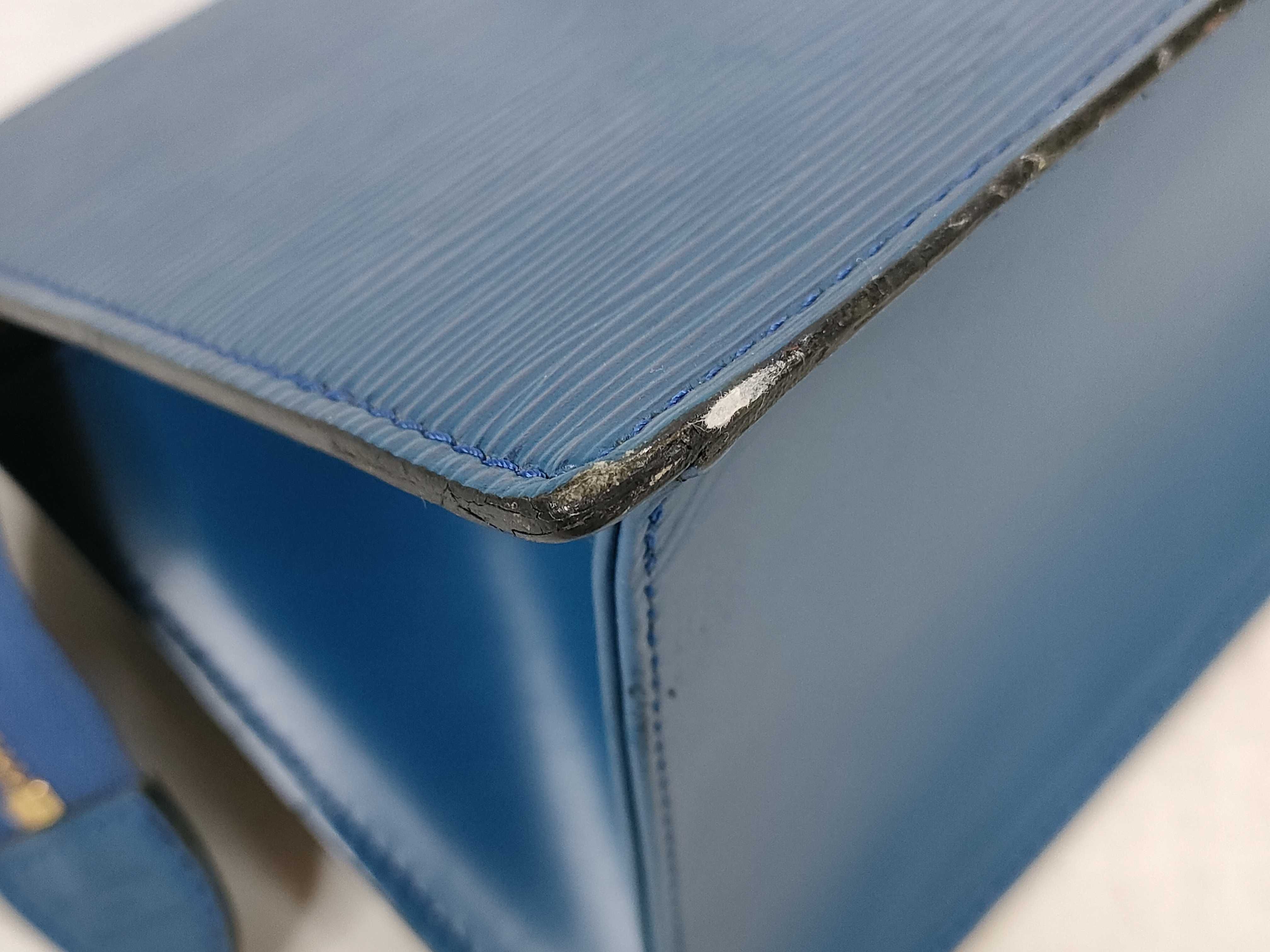Epi Sac Triangle Handbag — view 7