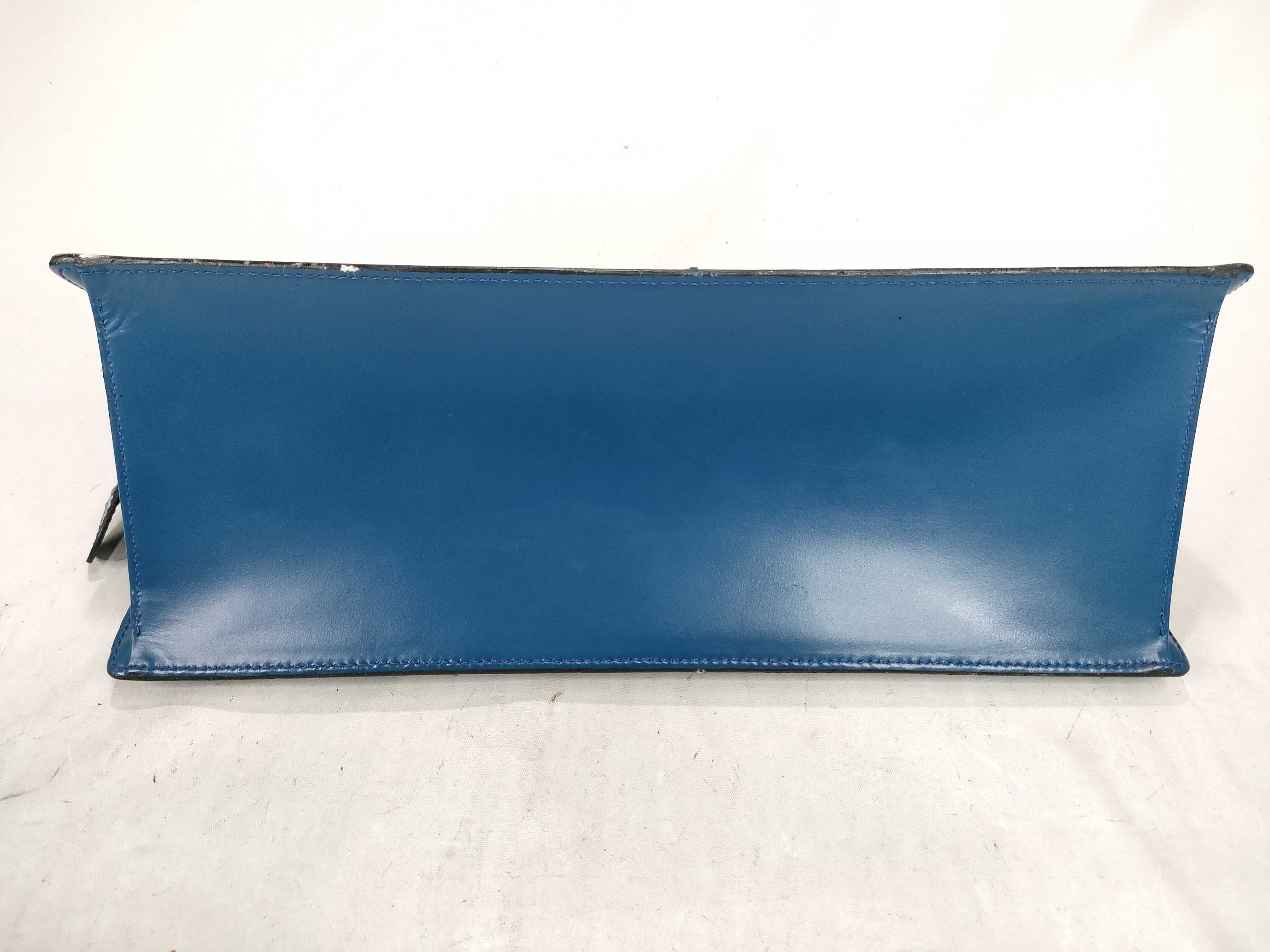 Epi Sac Triangle Handbag — view 8