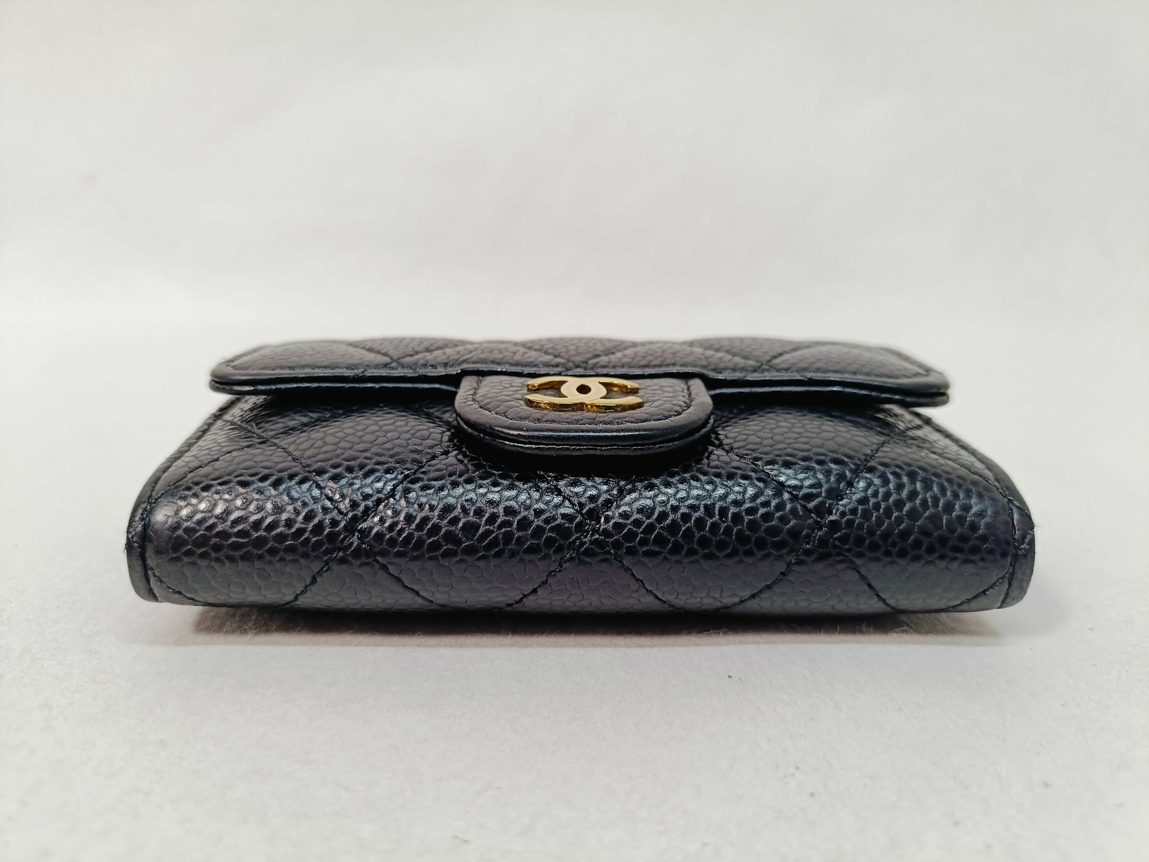 Matelassé Classic Flap Card Case, Caviar Leather, Black Coin Purse — view 5