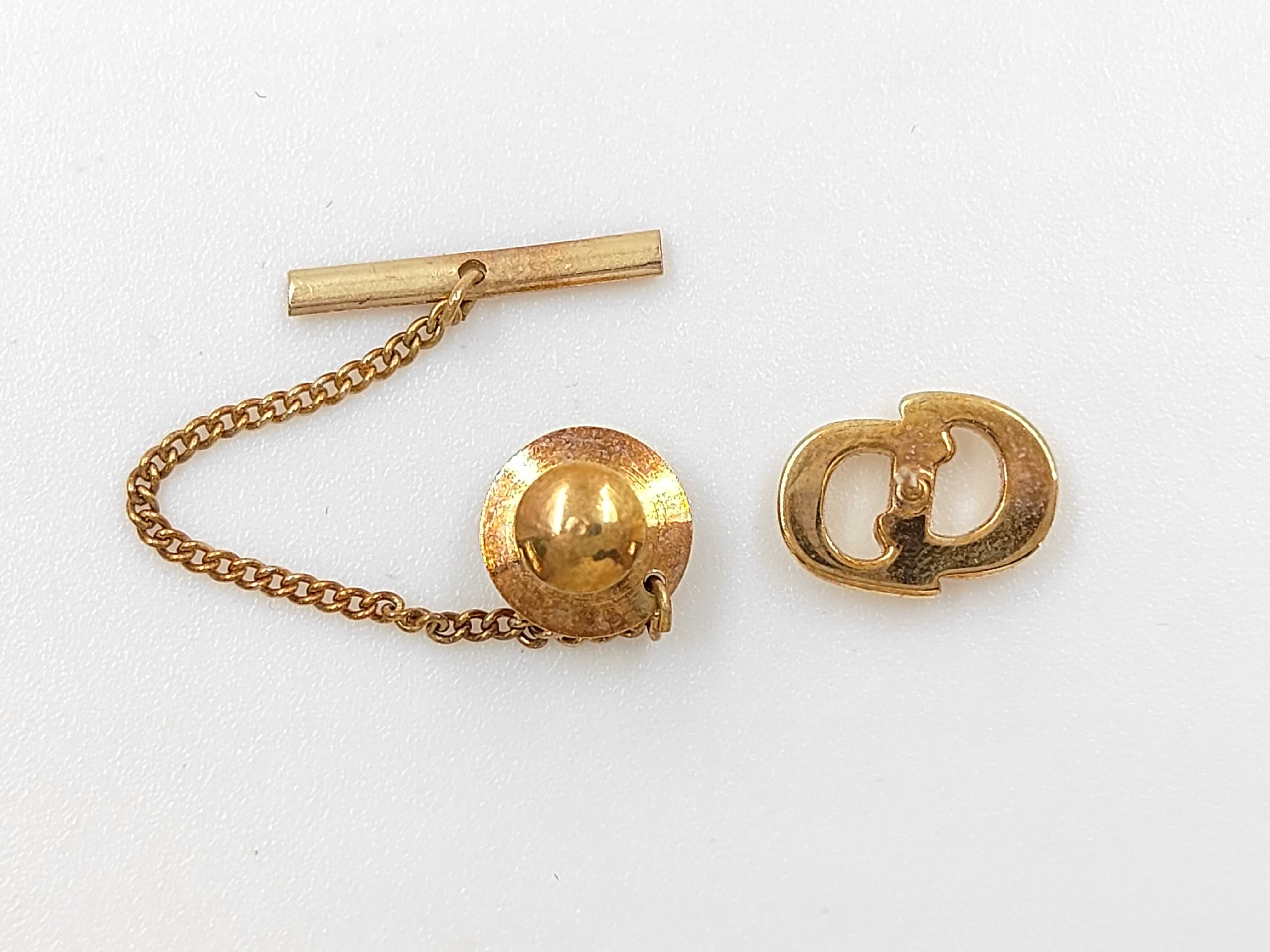 pin badge brooch — view 3