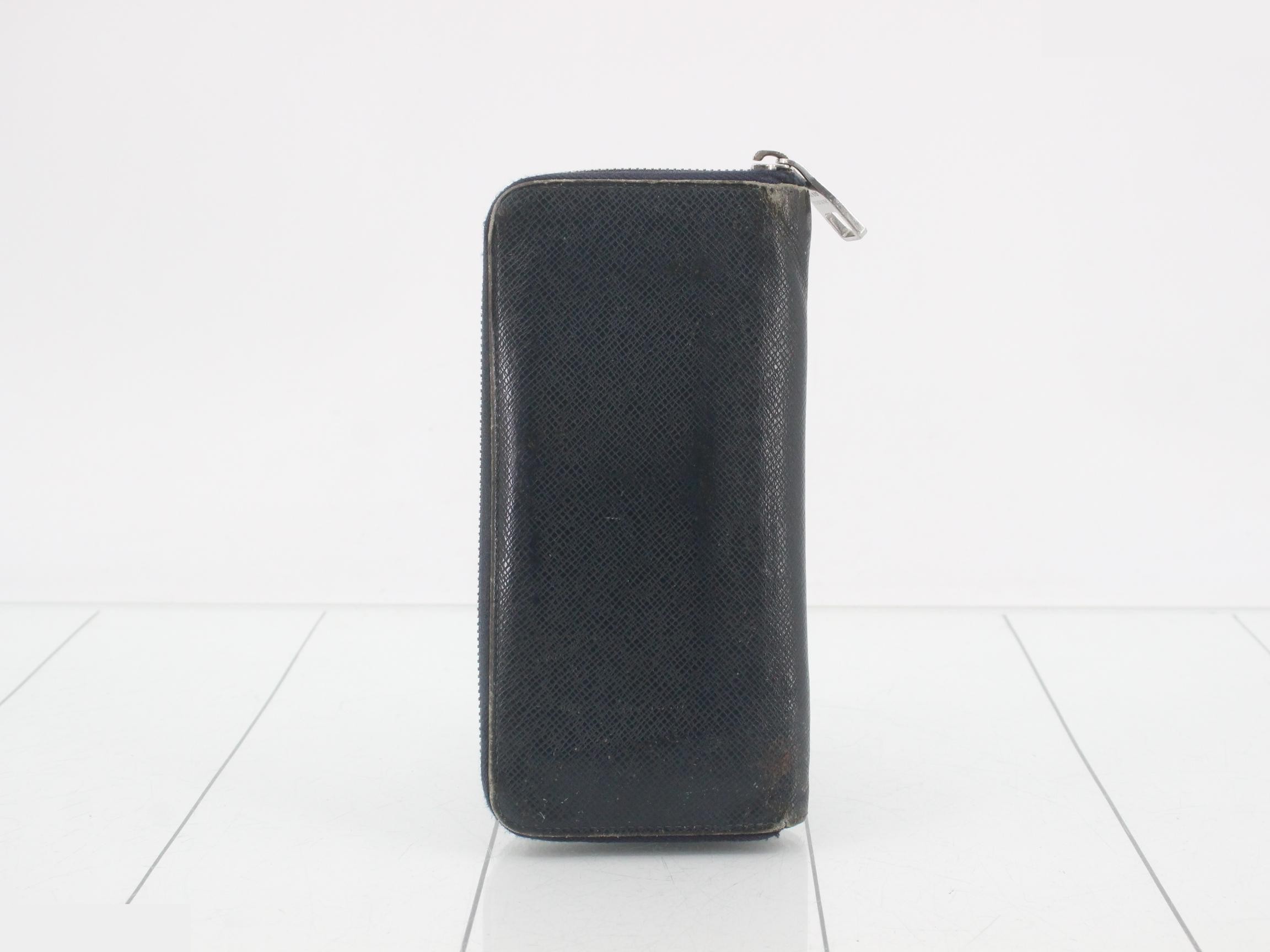 Taiga Zippy Wallet Vertical Round Zipper Long Wallet — view 2