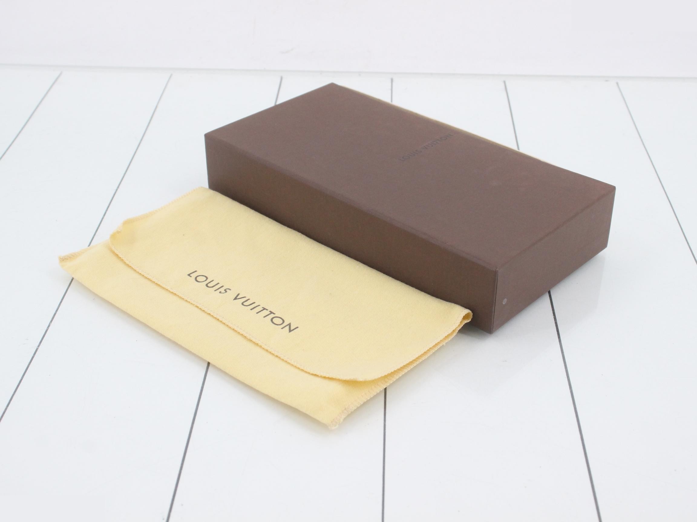 Taiga Zippy Wallet Vertical Round Zipper Long Wallet — view 5