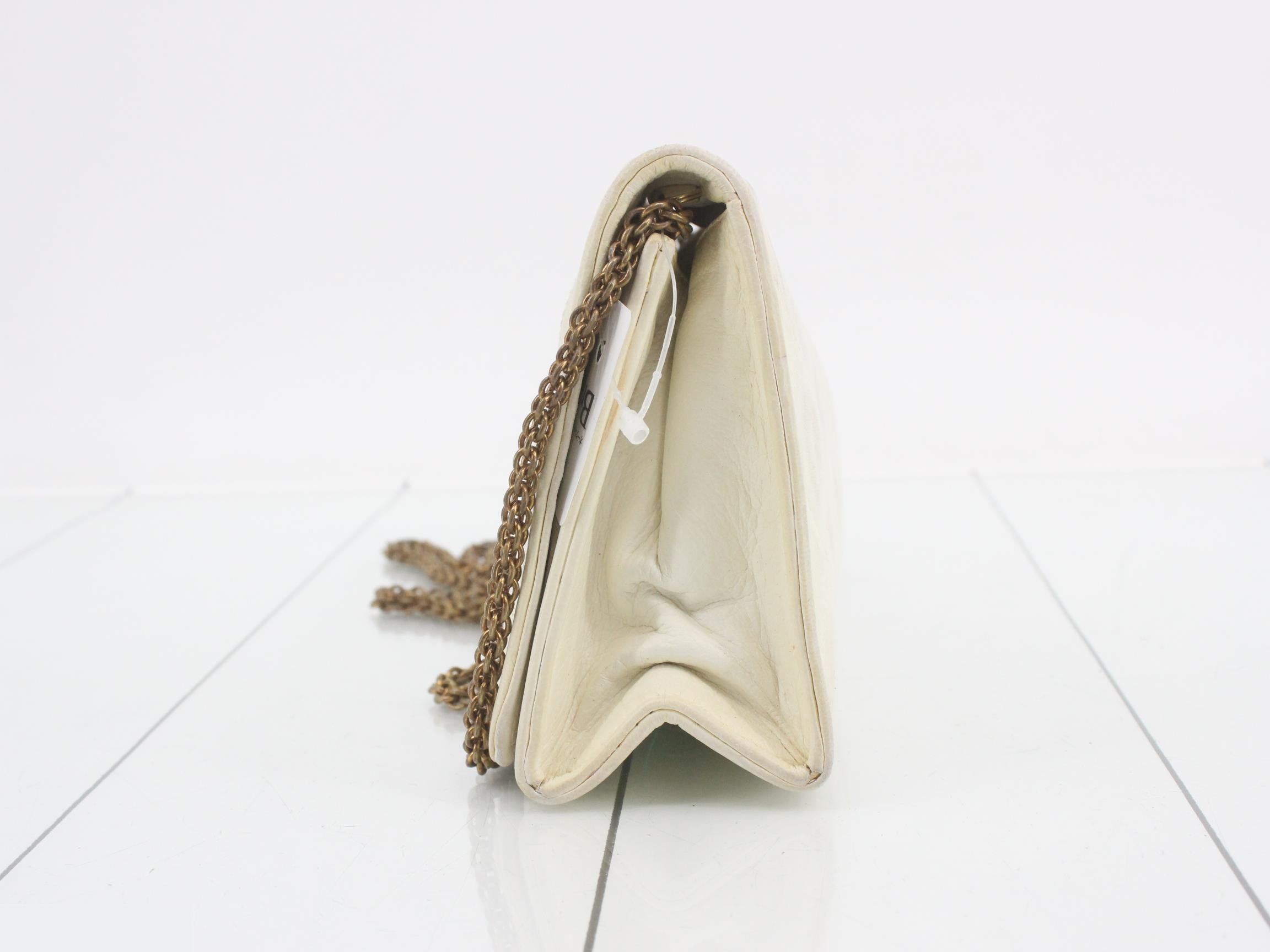 Matelassé (bag) - Shoulder bag - White — view 3