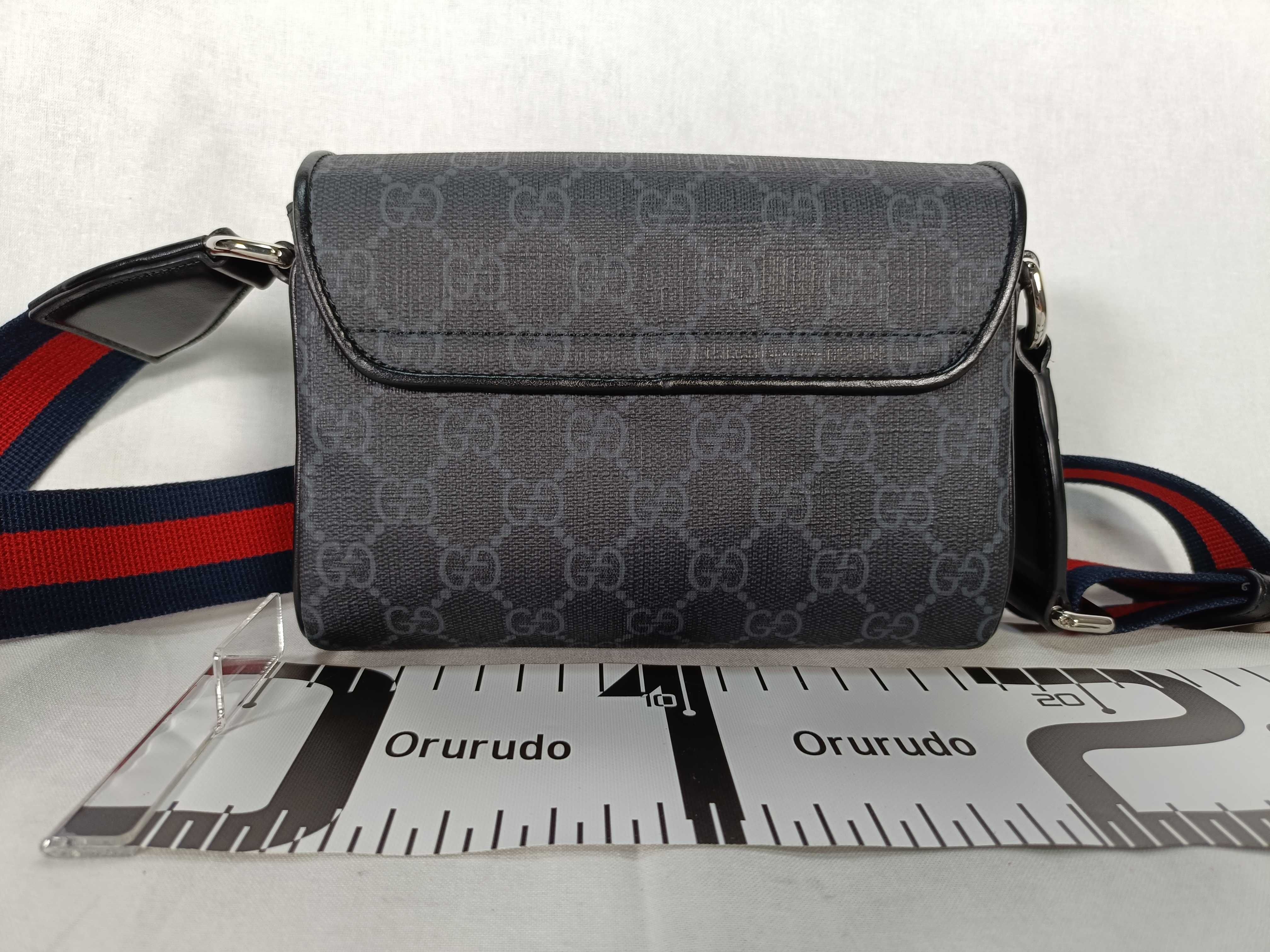 GG Supreme Shoulder Bag — view 2