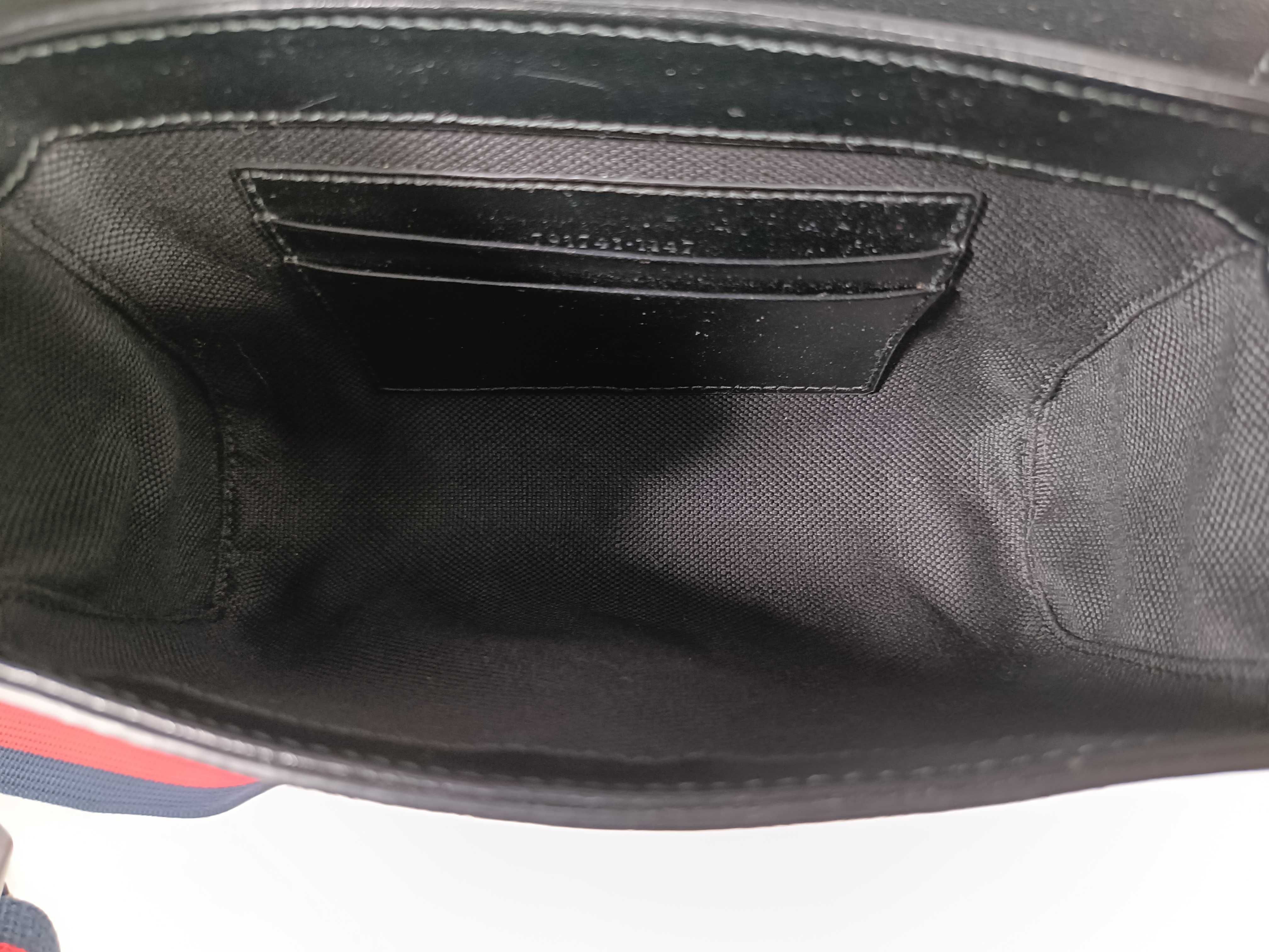 GG Supreme Shoulder Bag — view 11