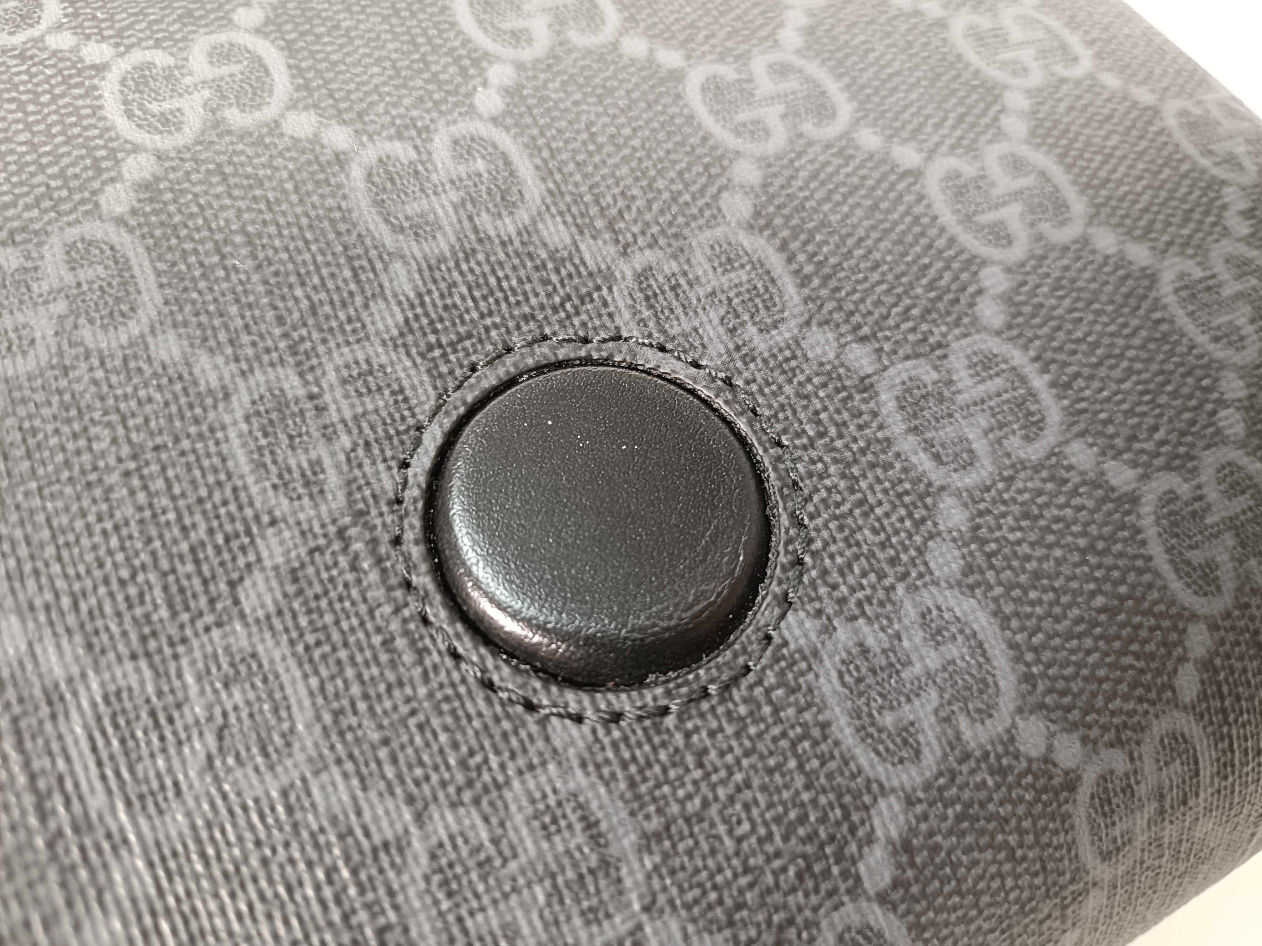 GG Supreme Shoulder Bag — view 13
