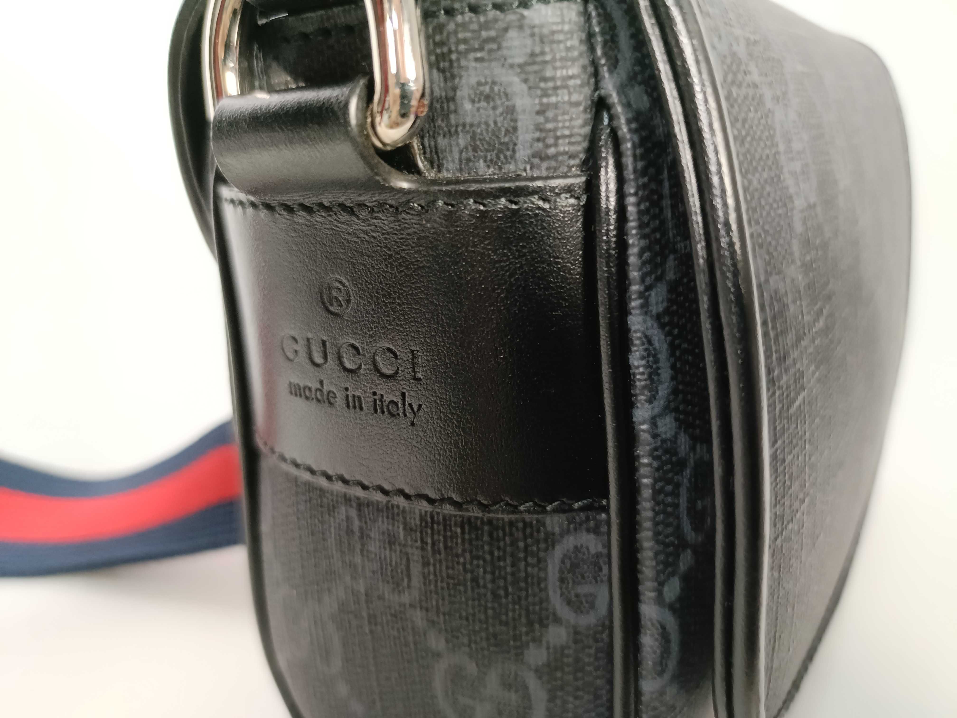GG Supreme Shoulder Bag — view 14