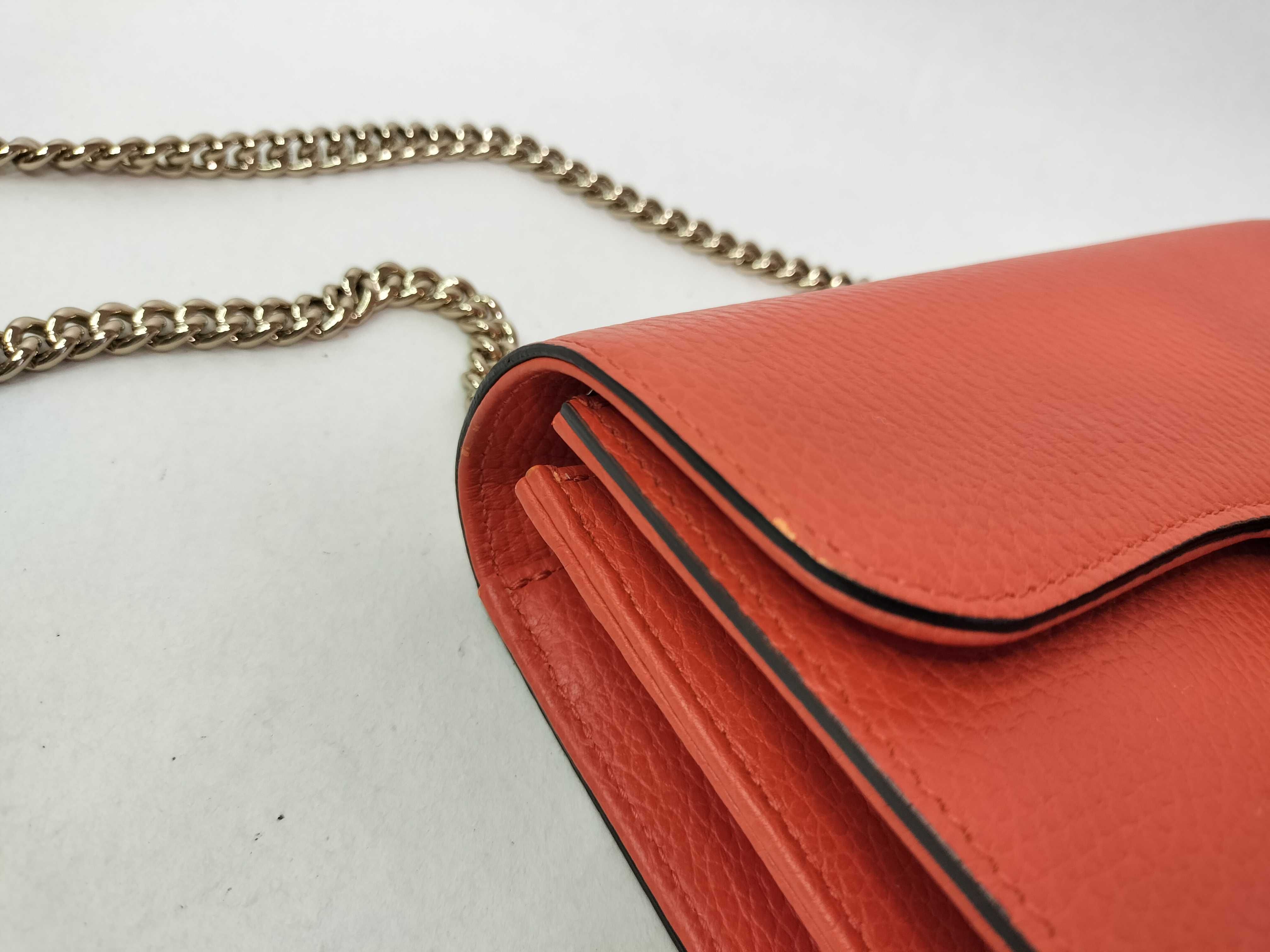 Orange Chain Shoulder Bag with Gold Hardware GG Interlocking Chain Bag — view 10