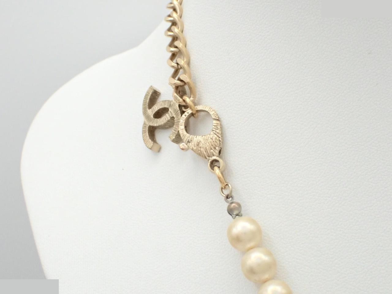 Necklace with Coco Mark and pearls; neck circumference approximately 44cm — view 2