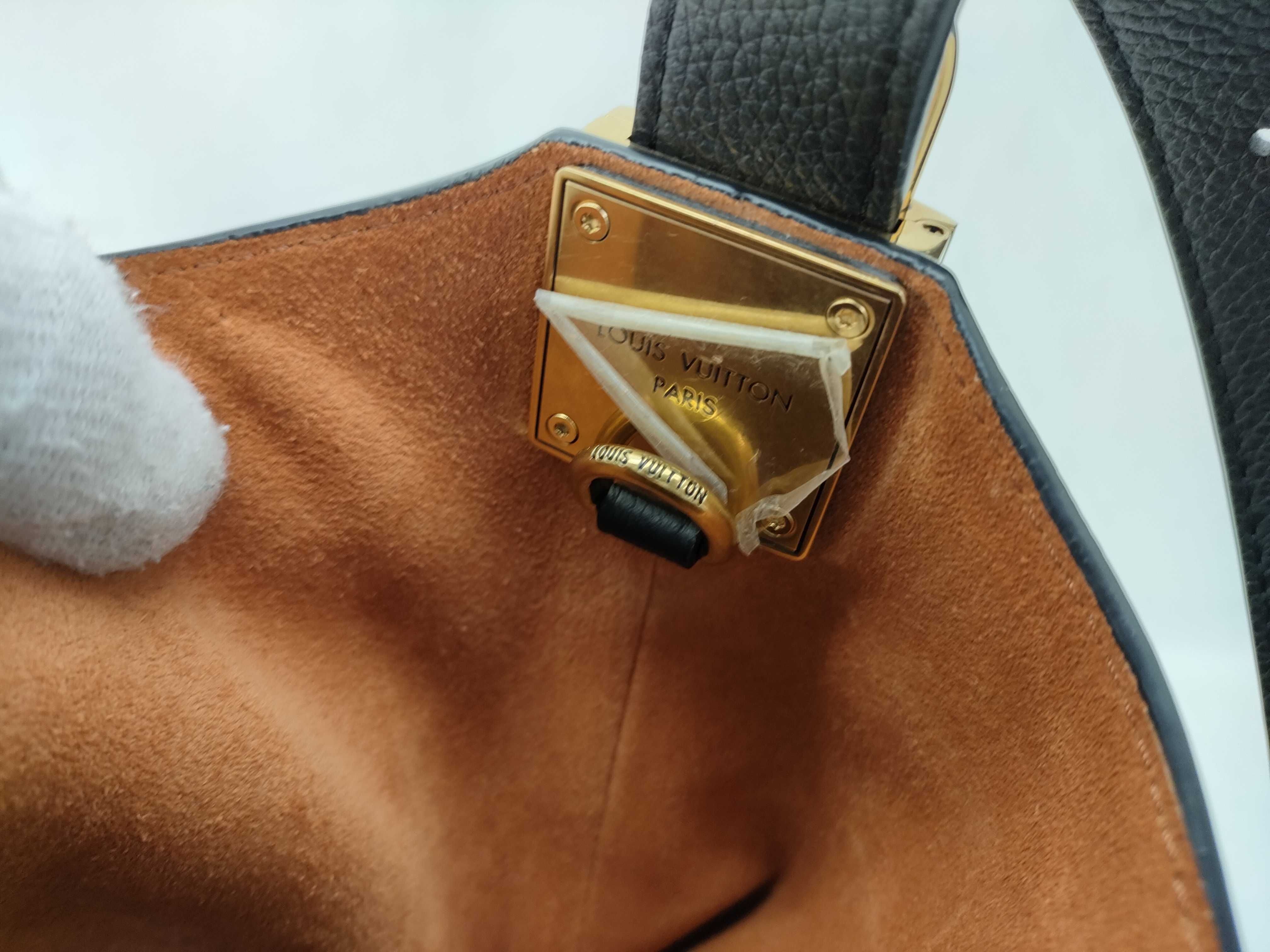 Low Key Hobo PM Leather Shoulder Bag — view 10