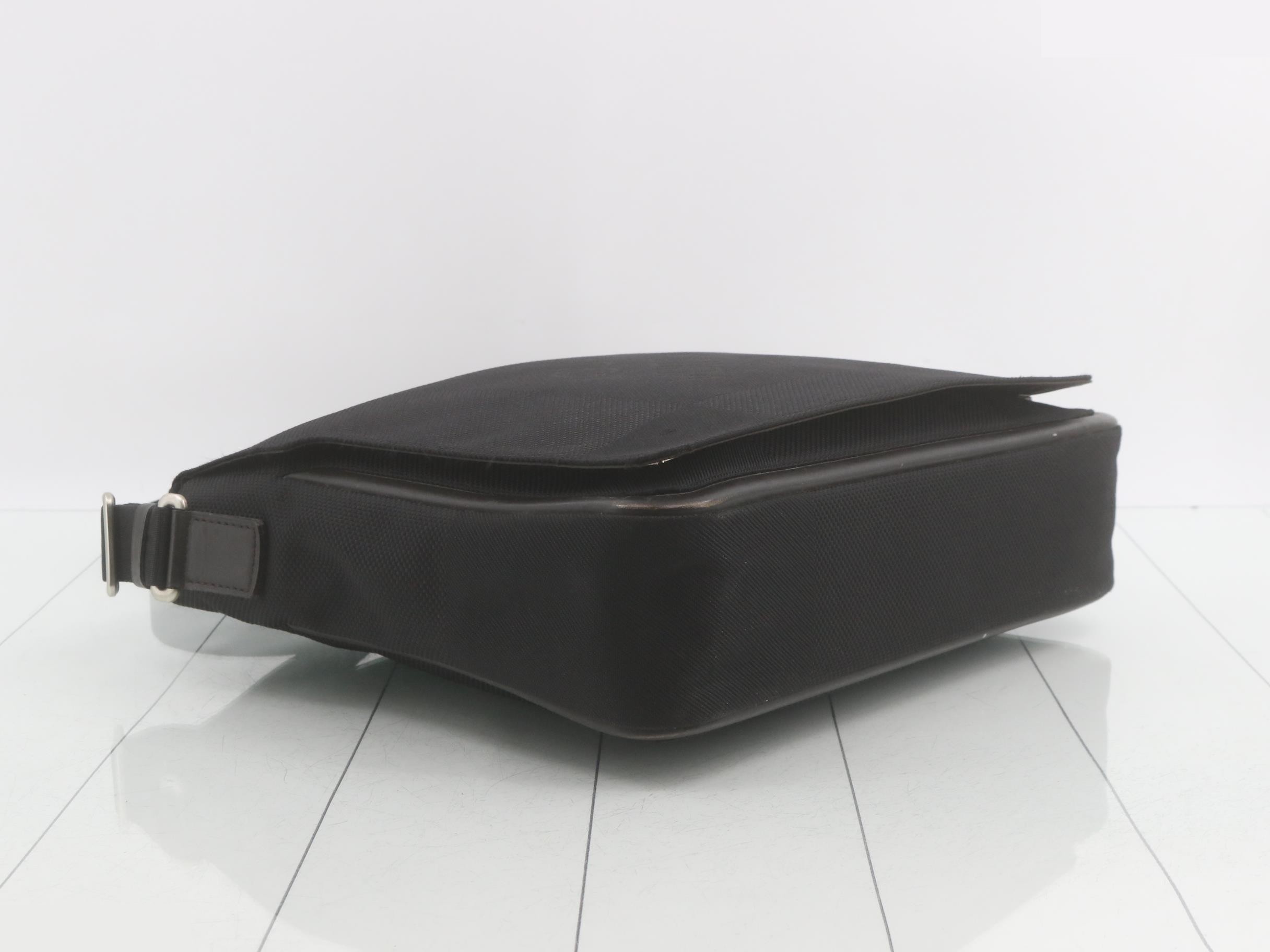 Damier Geant Shoulder Bag — view 5