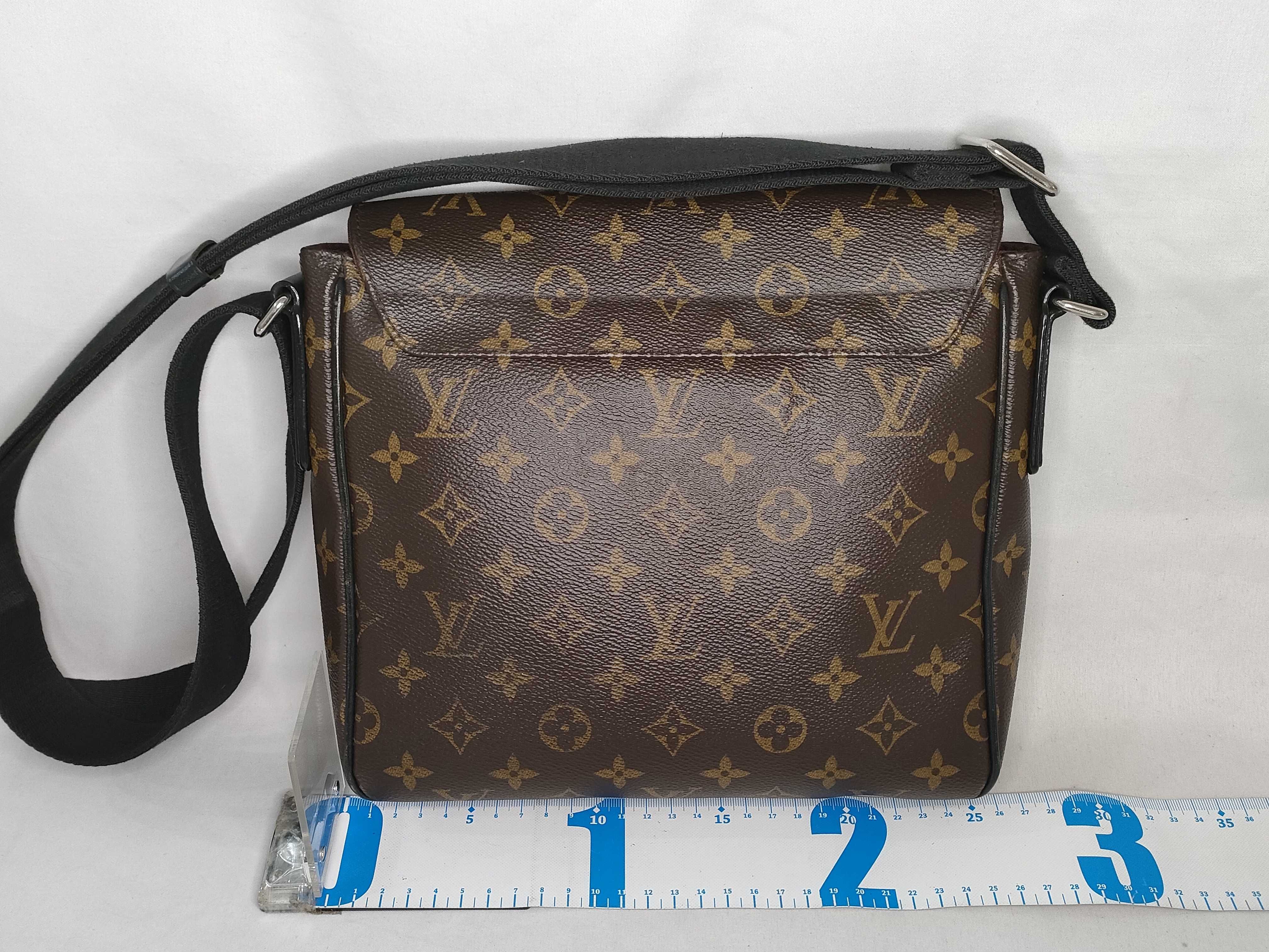 Monogram LV M40935 District PM Shoulder Bag — view 2