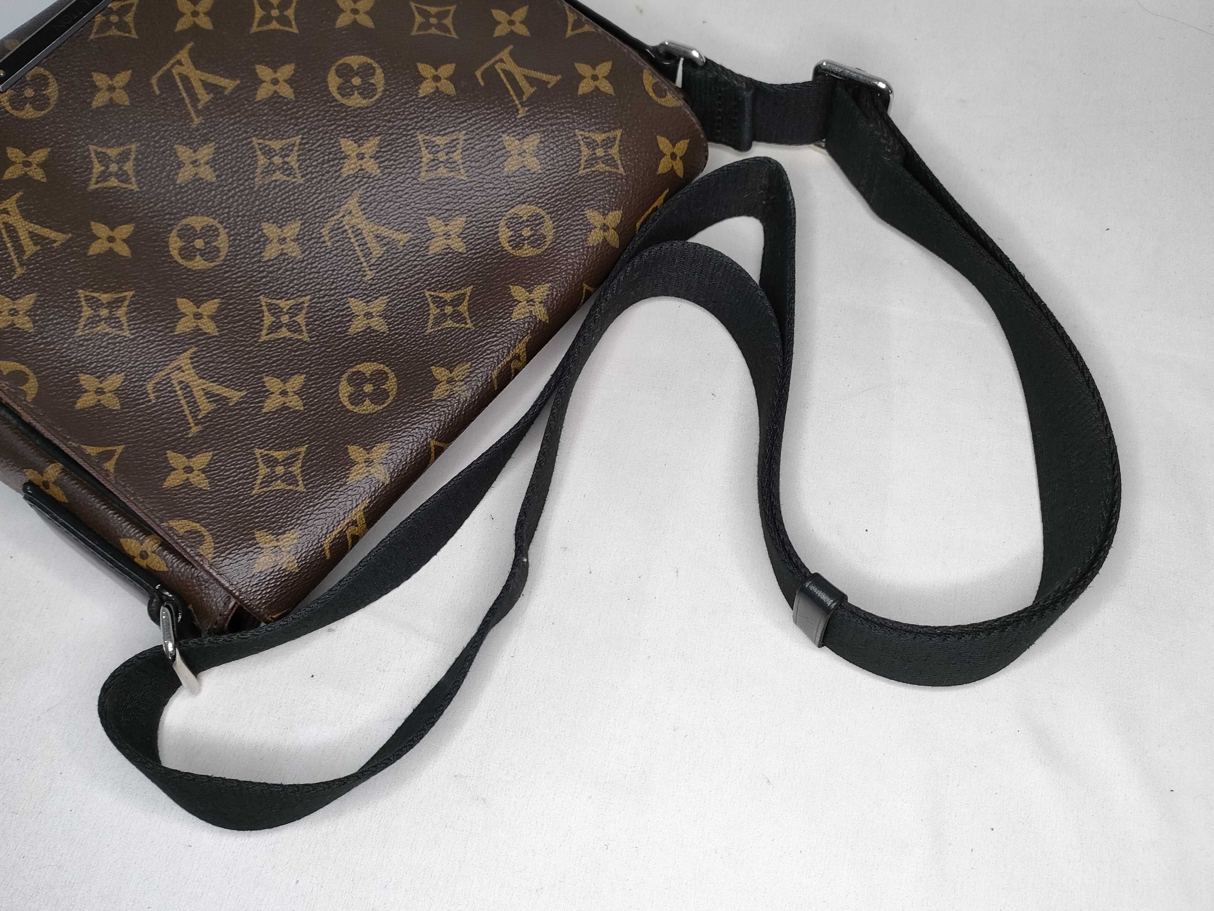 Monogram LV M40935 District PM Shoulder Bag — view 3