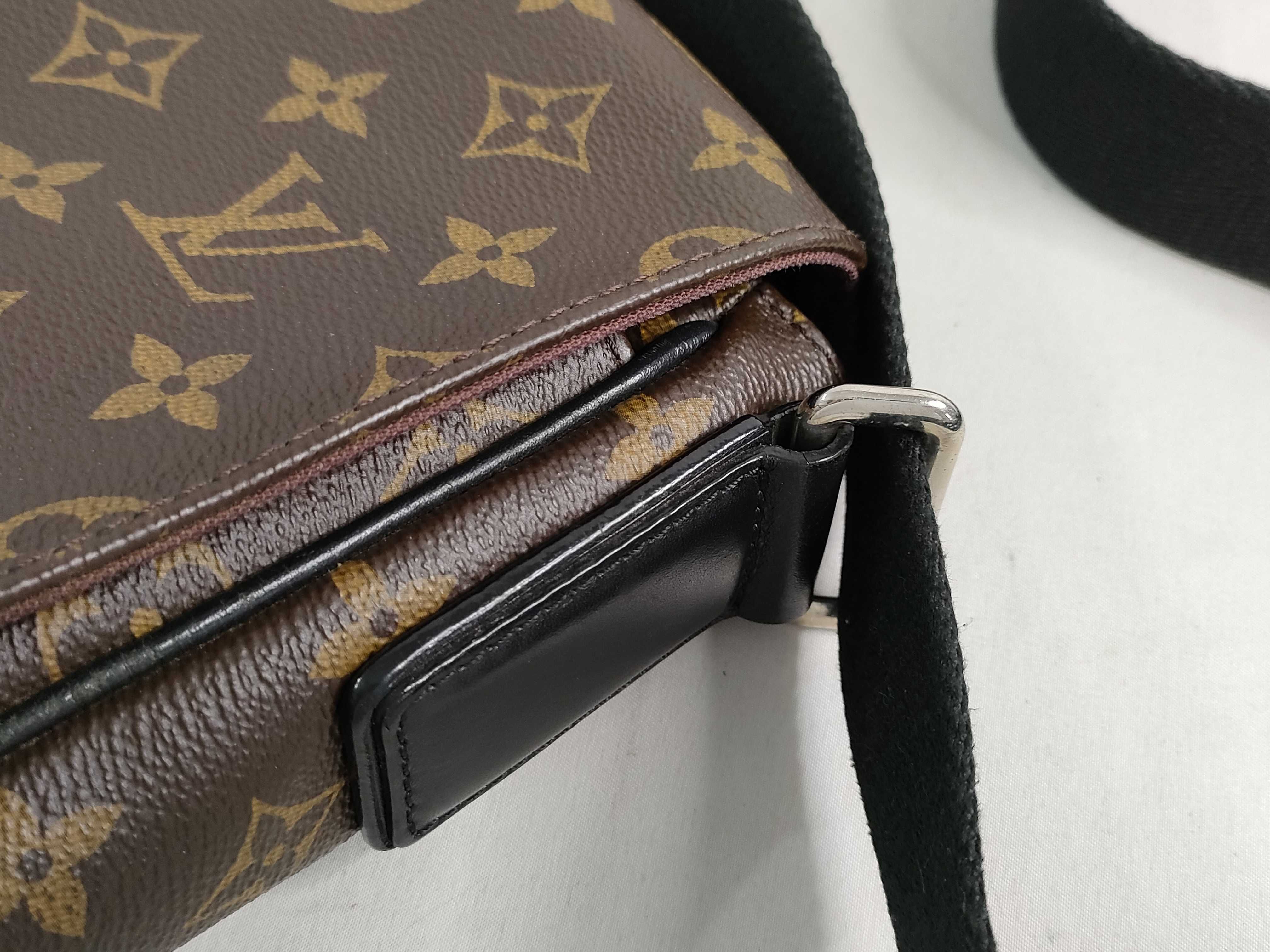 Monogram LV M40935 District PM Shoulder Bag — view 5