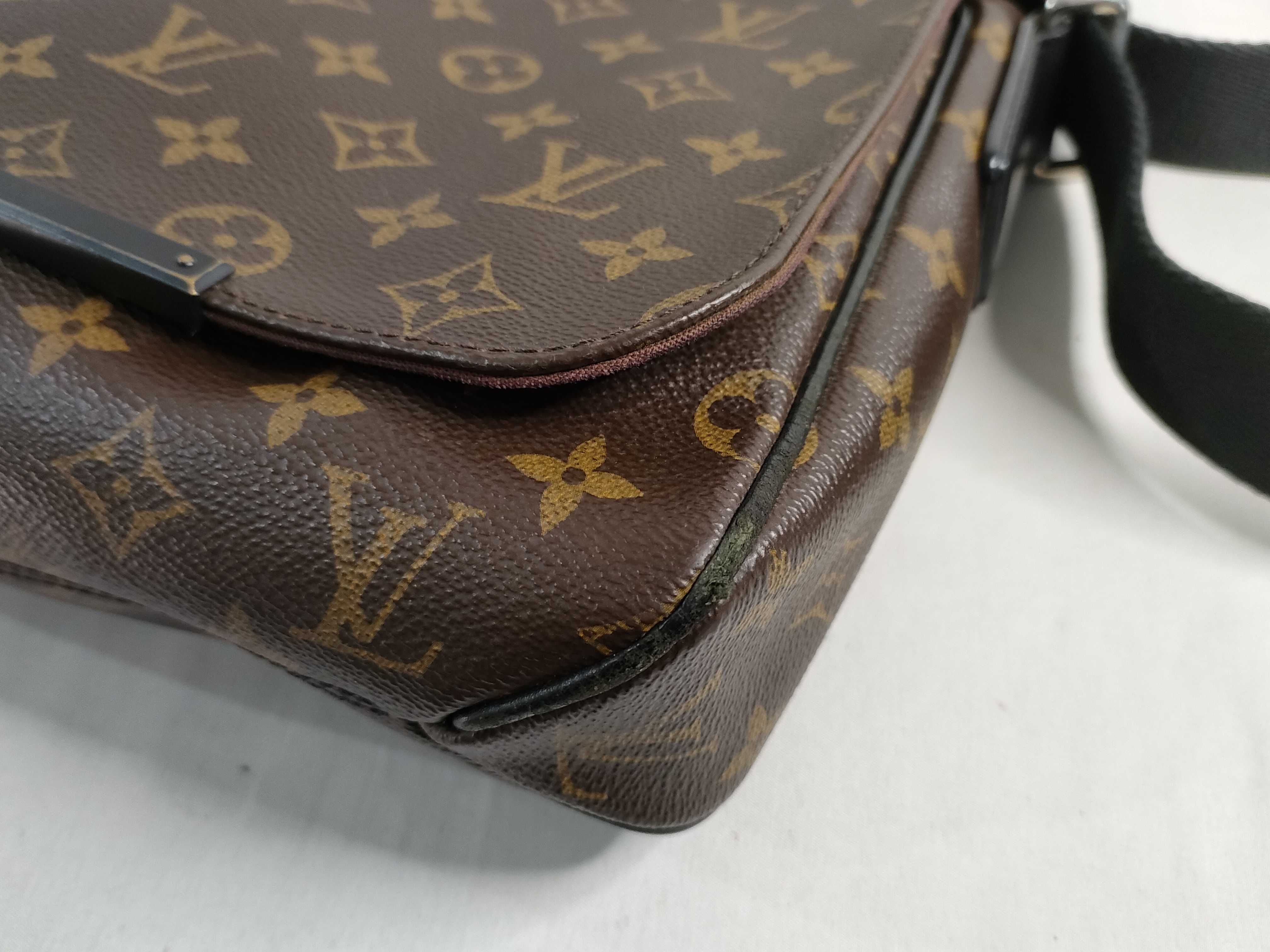 Monogram LV M40935 District PM Shoulder Bag — view 6