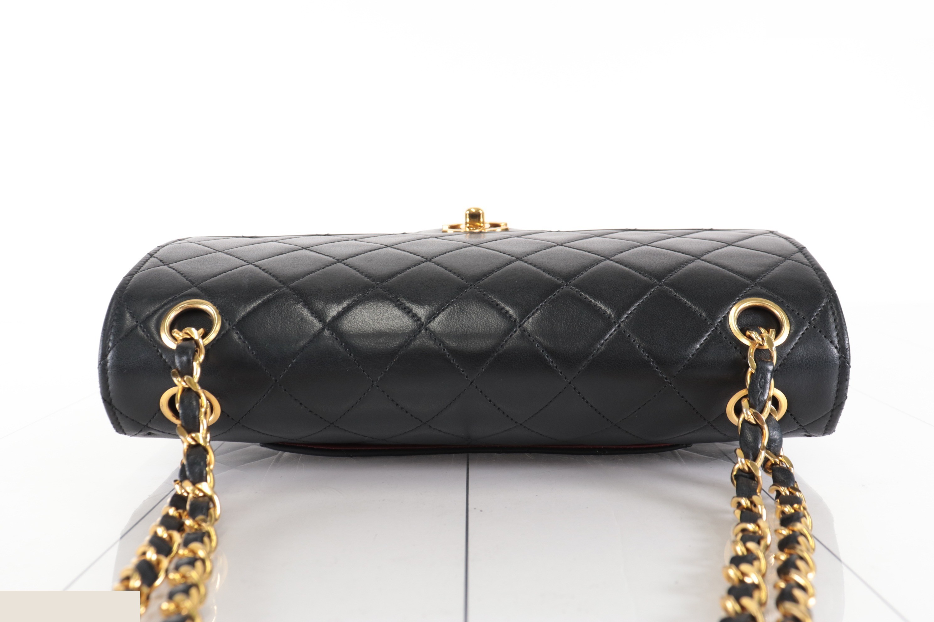 Double flap 25 Lambskin Chain Shoulder Bag, Series 0 — view 6