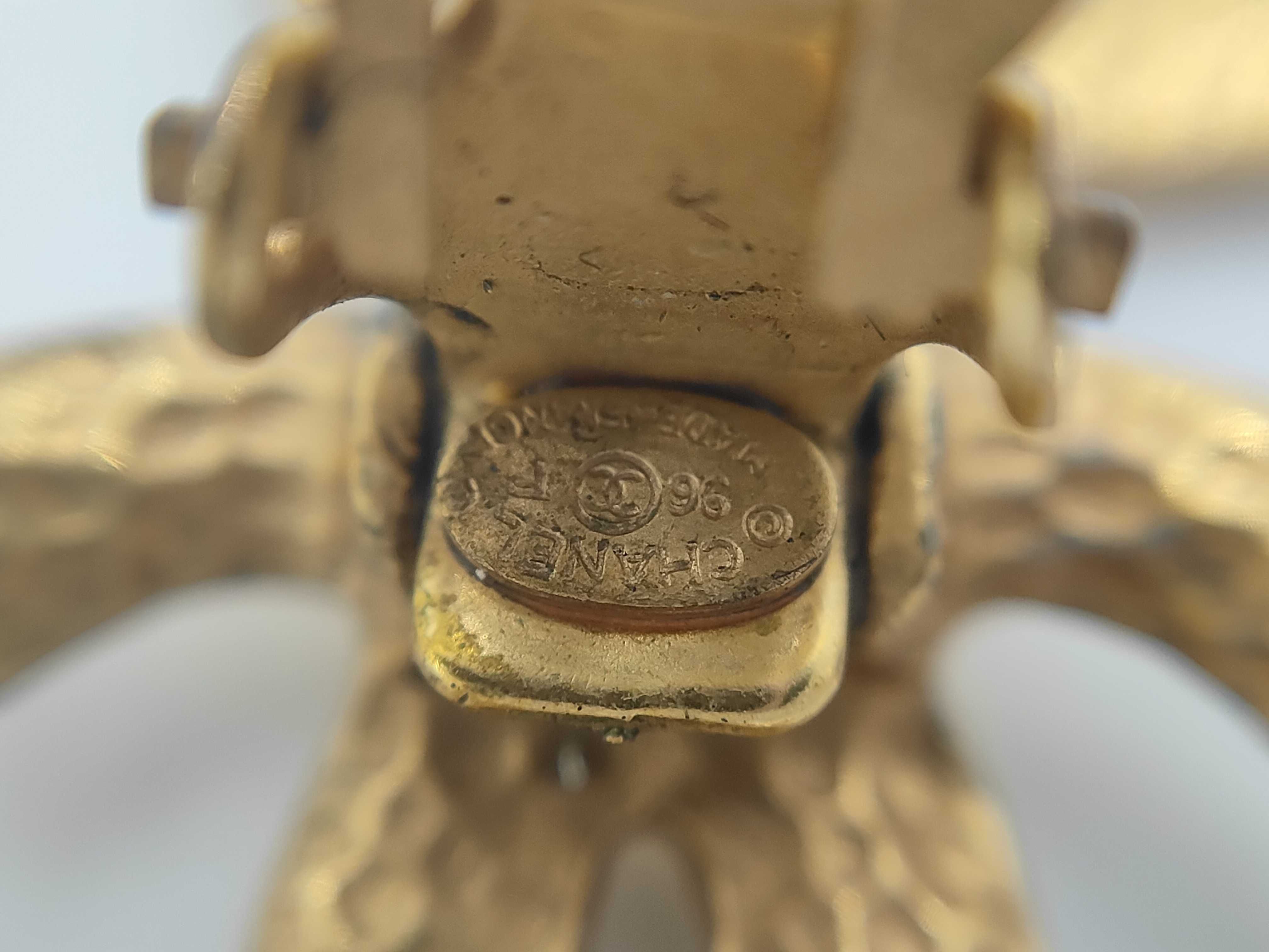 single earring — view 4