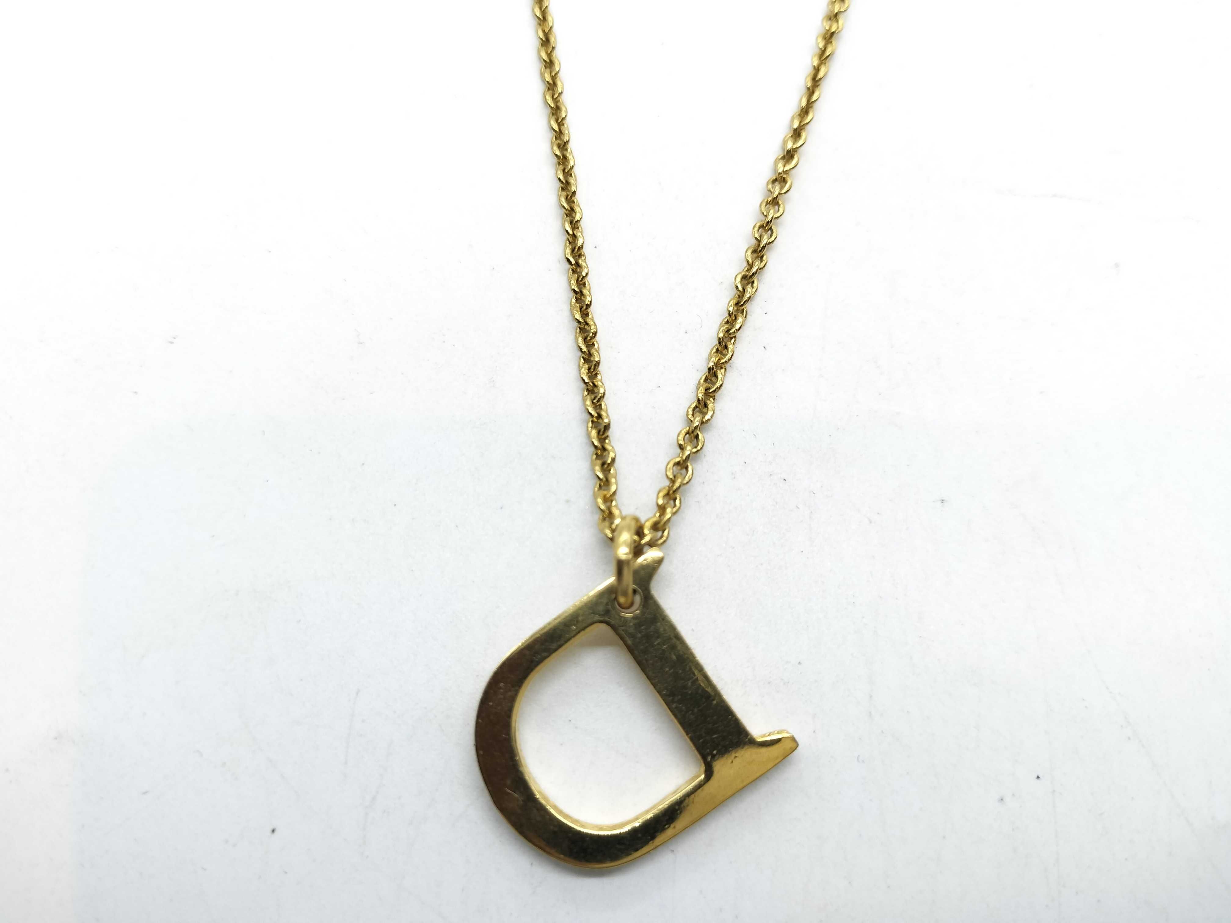 D logo gold necklace — view 3
