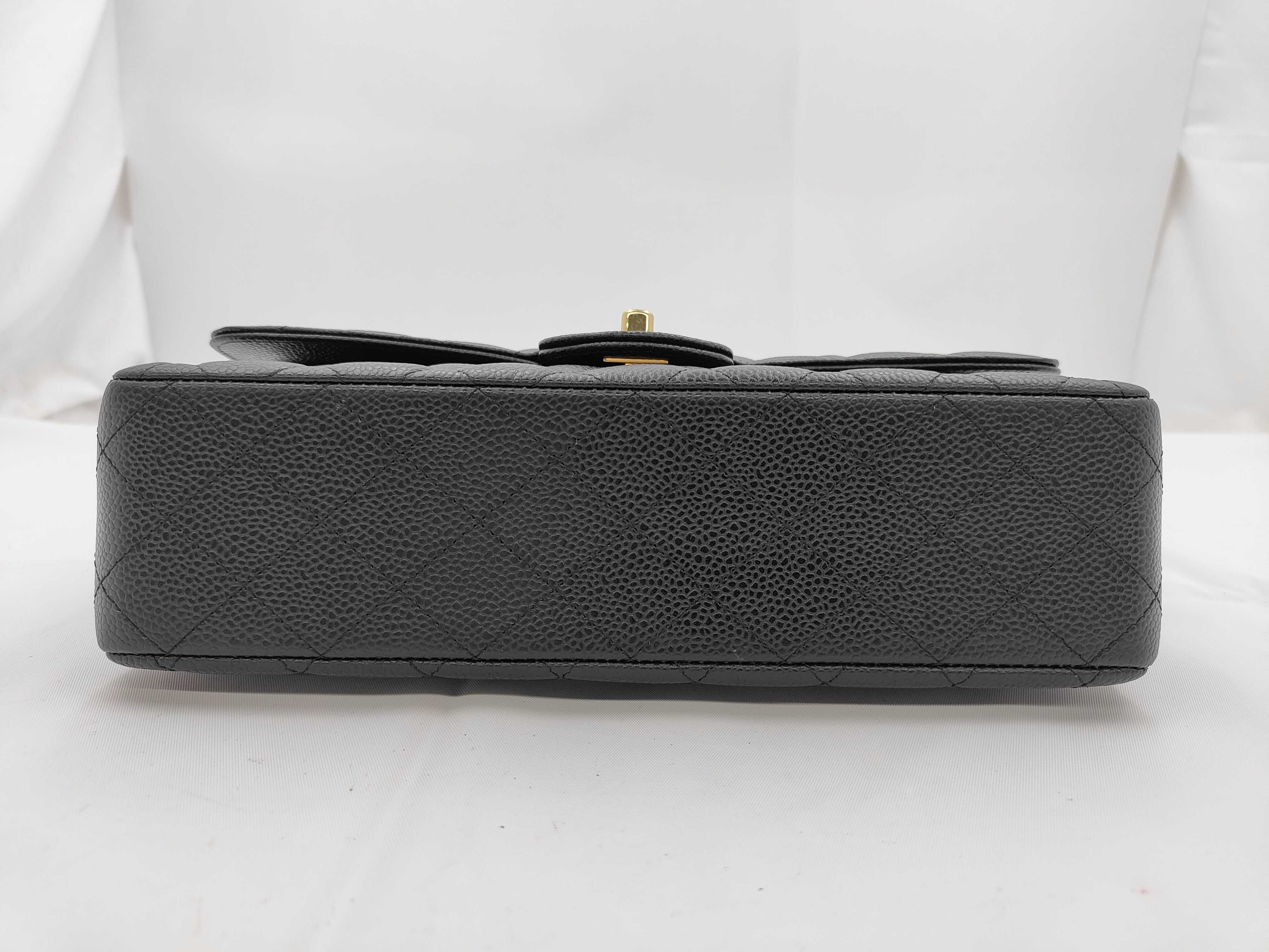 Matelassé 25 Double Flap Caviar Black Chain Shoulder Bag — view 5