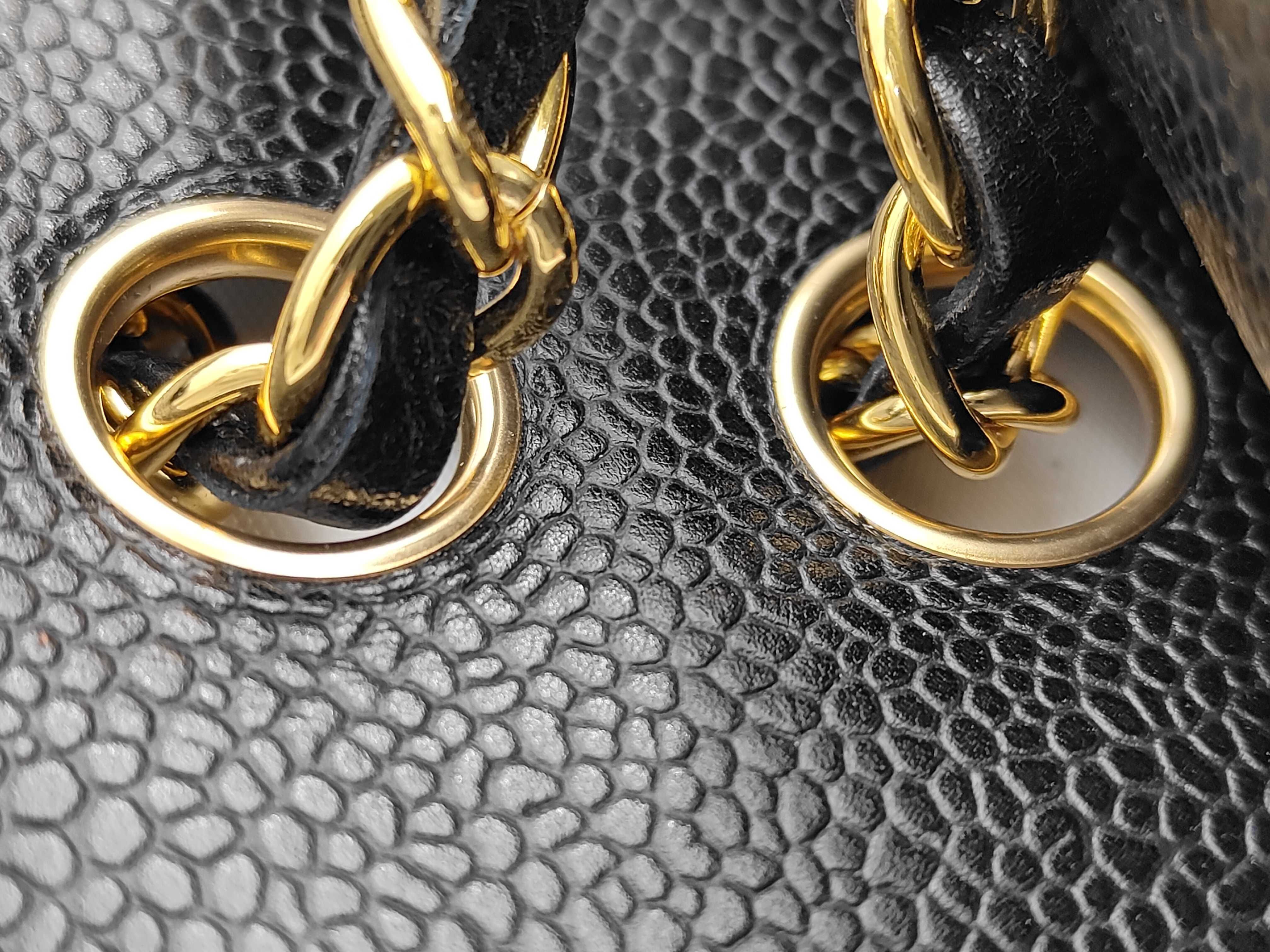 Matelassé 25 Double Flap Caviar Black Chain Shoulder Bag — view 7
