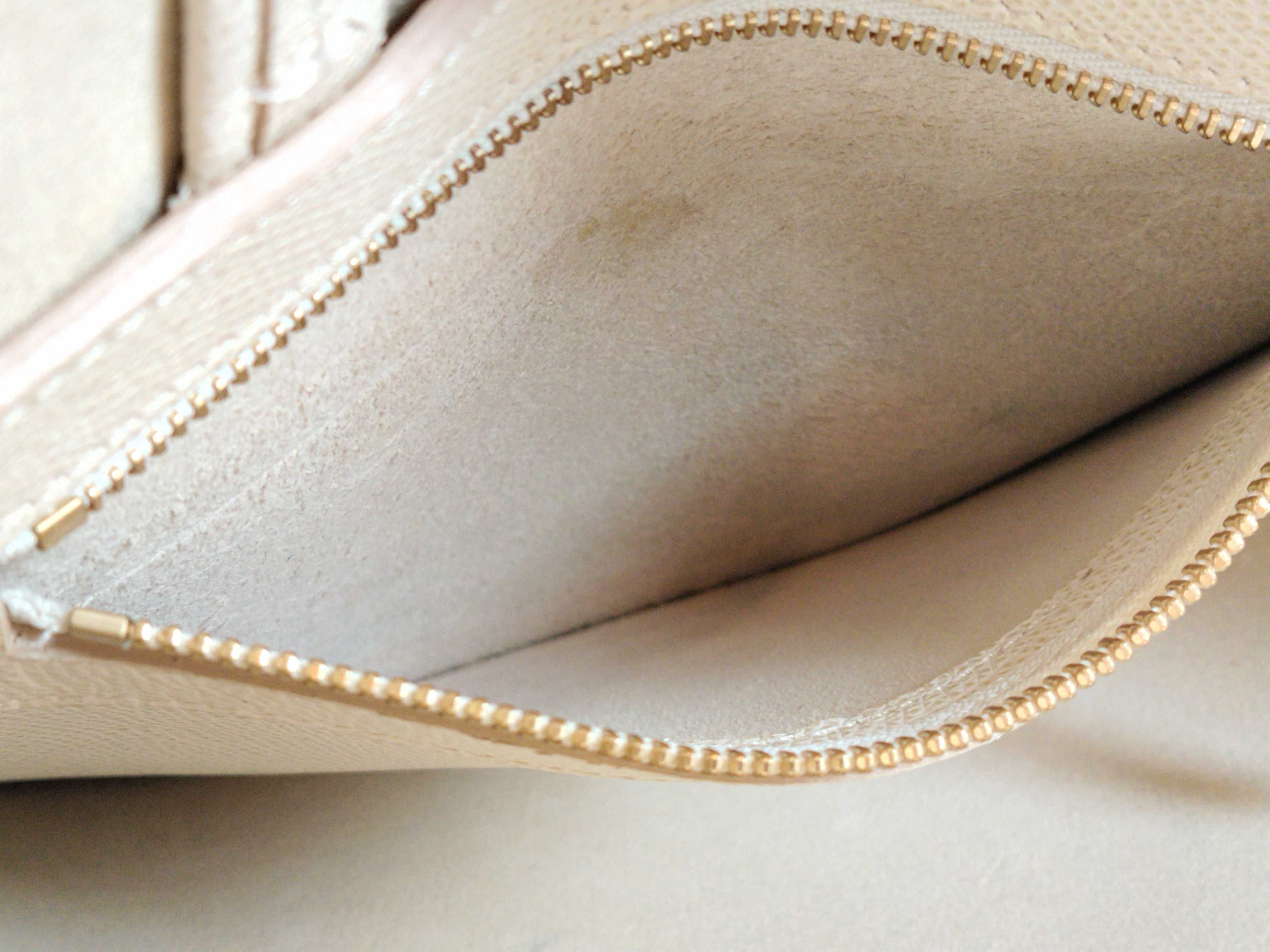 Vertical Cabas Small Leather 2-Way Tote Bag White Tote Bag — view 13