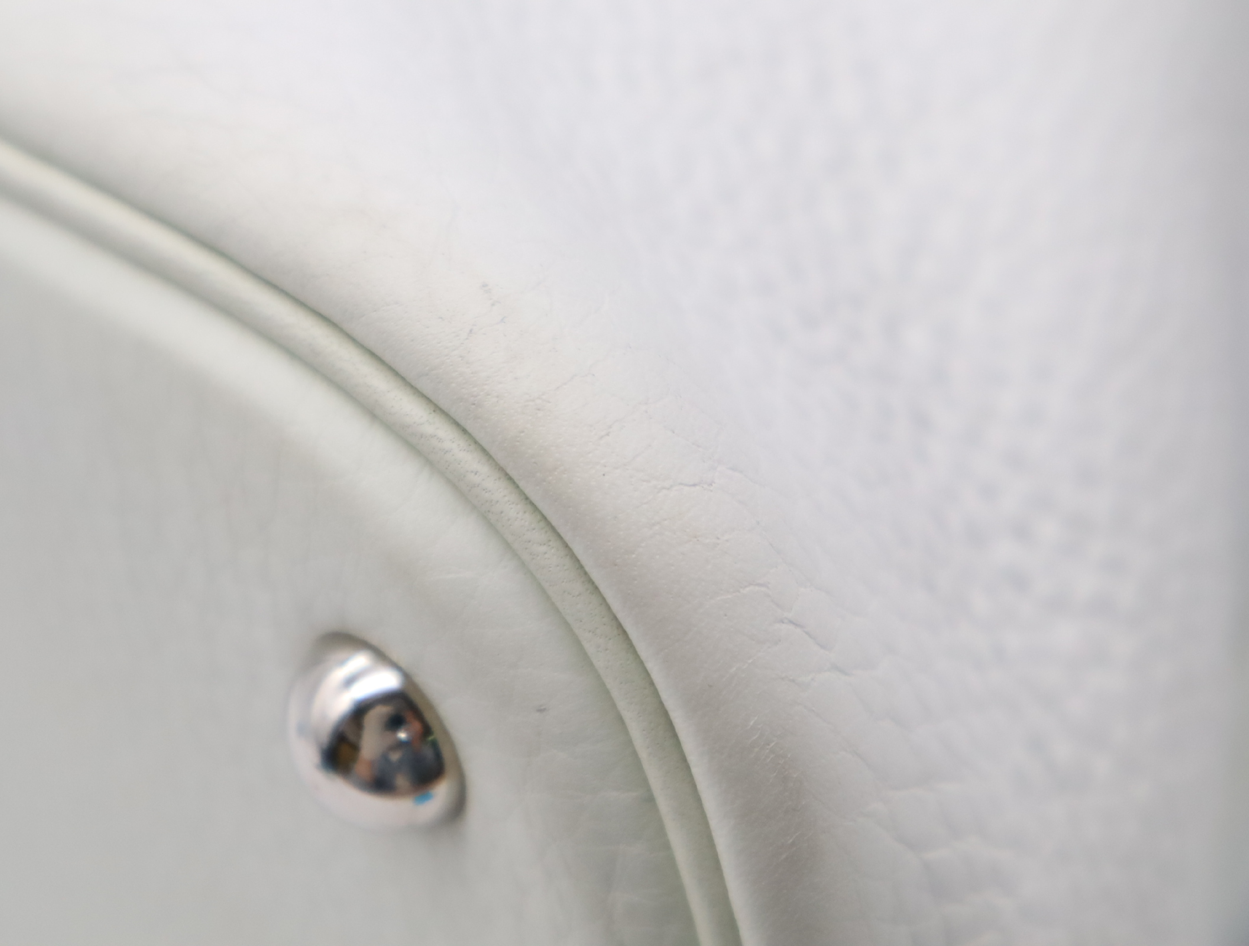 Leather Bolide 35 White Handbag with Shoulder Strap, Padlock, 2 Keys, Clochette, and Dust Bag — view 7