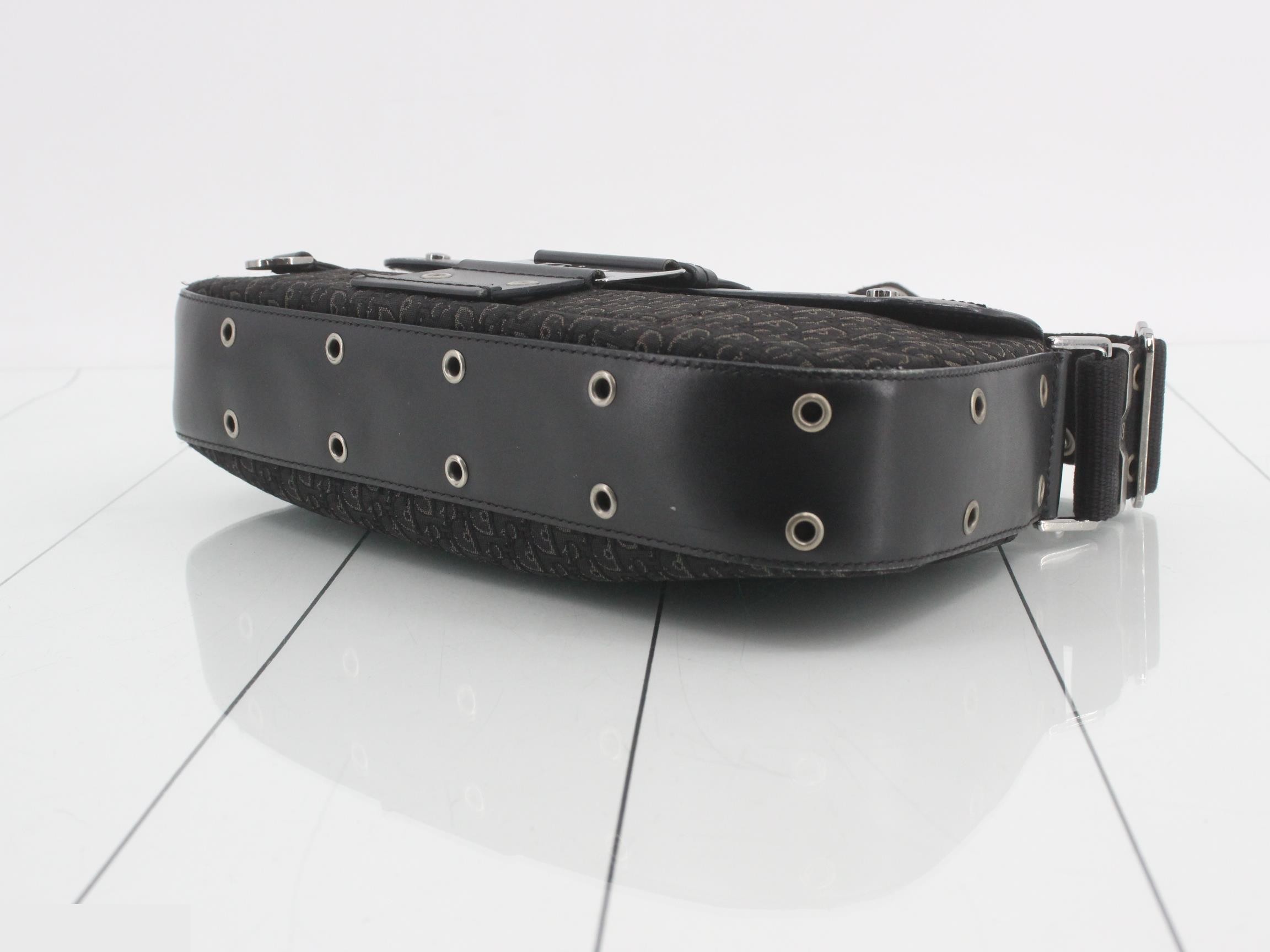 Street Chic Shoulder Bag — view 6