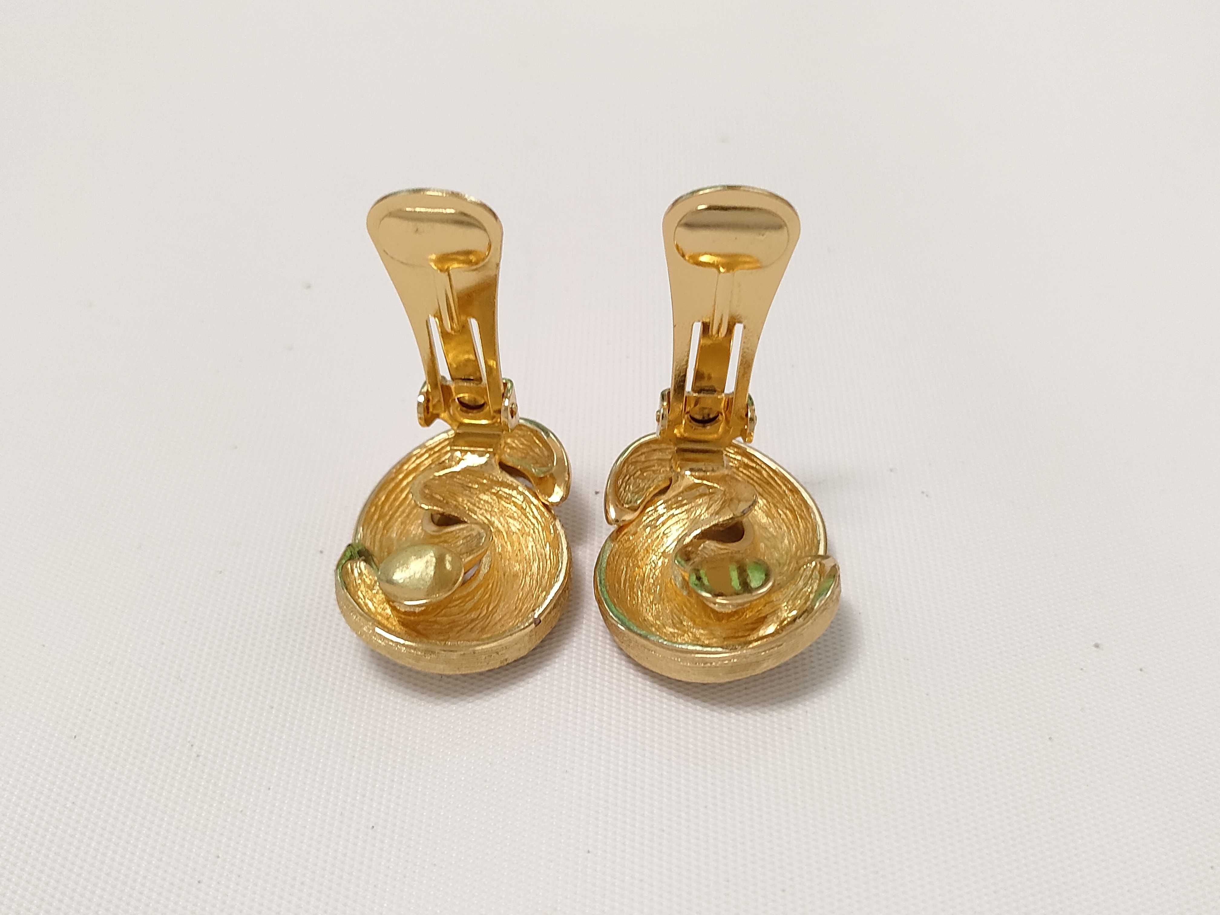 Christian Twist Design Gold Earrings — view 5